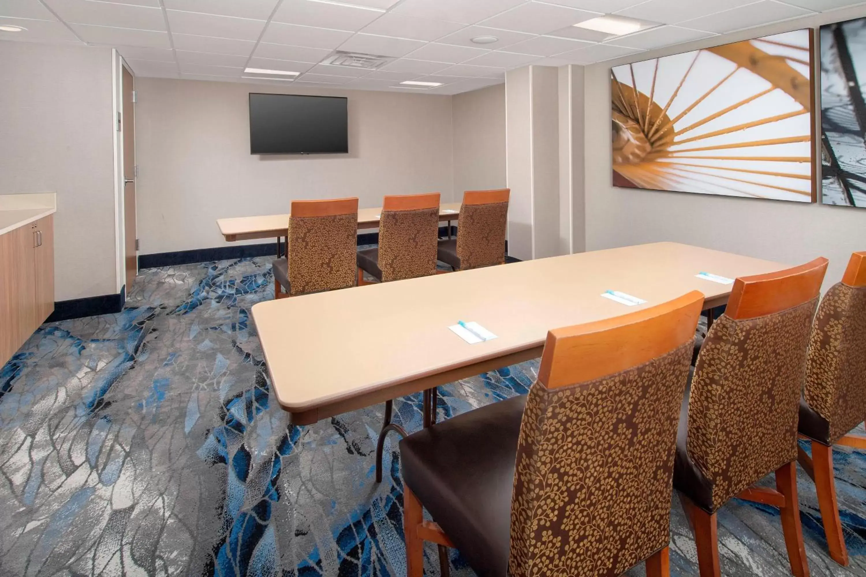 Meeting/conference room in Fairfield Inn & Suites by Marriott Alexandria West/Mark Center