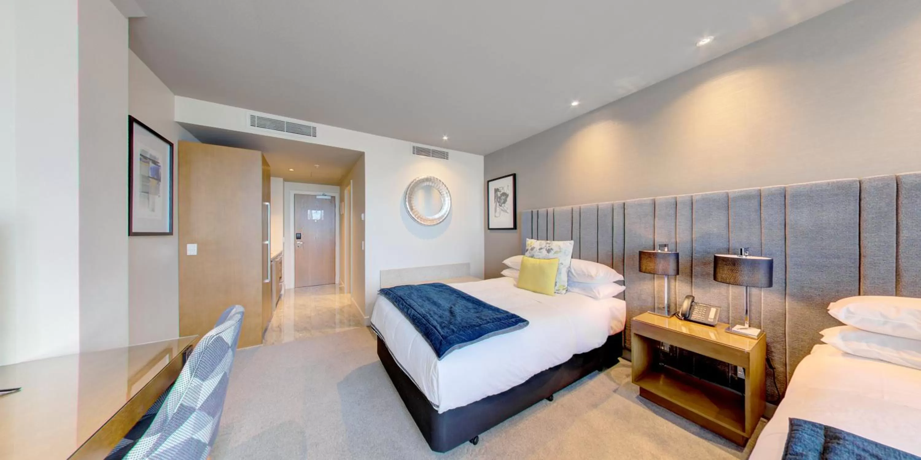 Bedroom, Bed in Distinction Dunedin Hotel