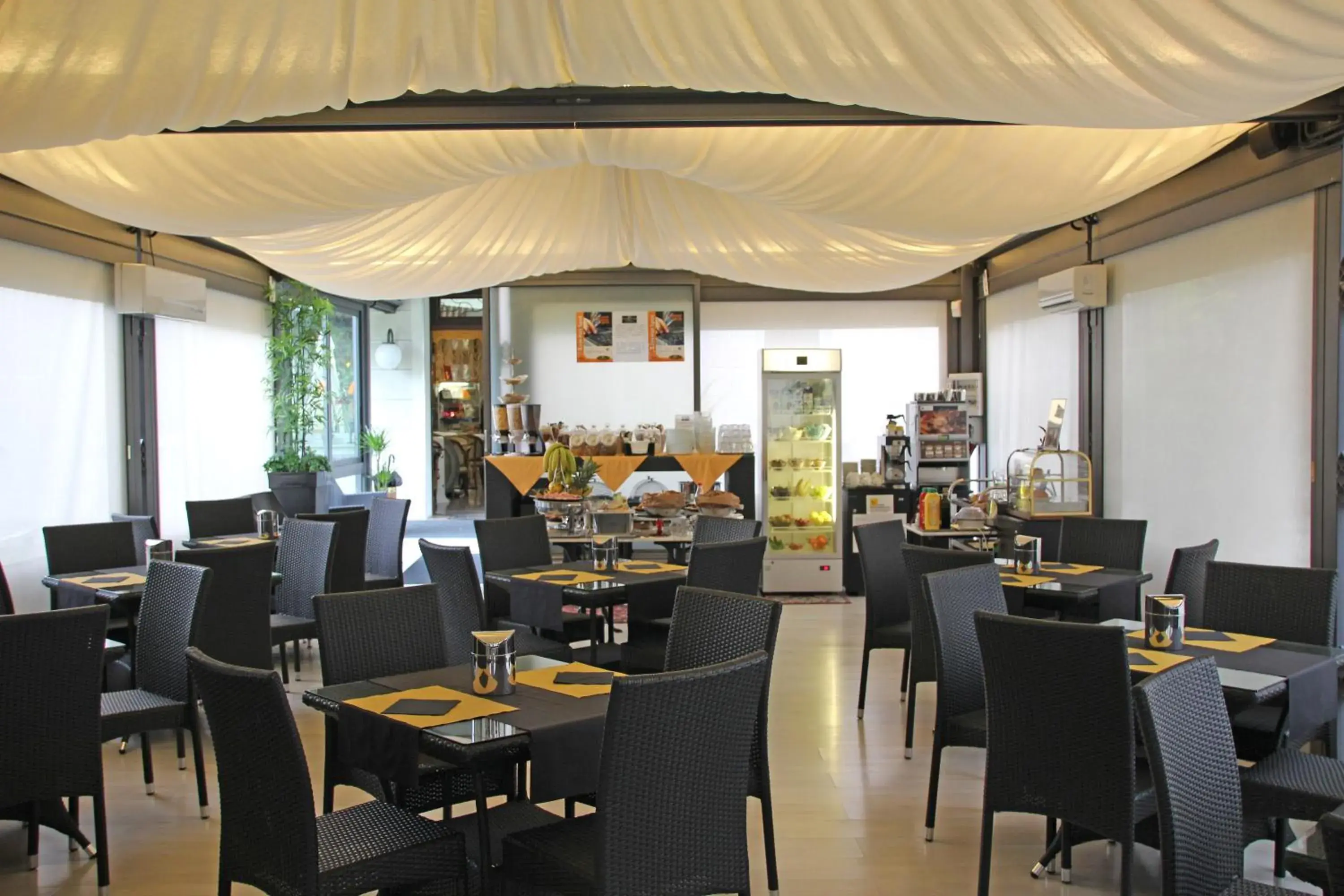 English/Irish breakfast, Restaurant/Places to Eat in Park Hotel Villa Leon d'Oro