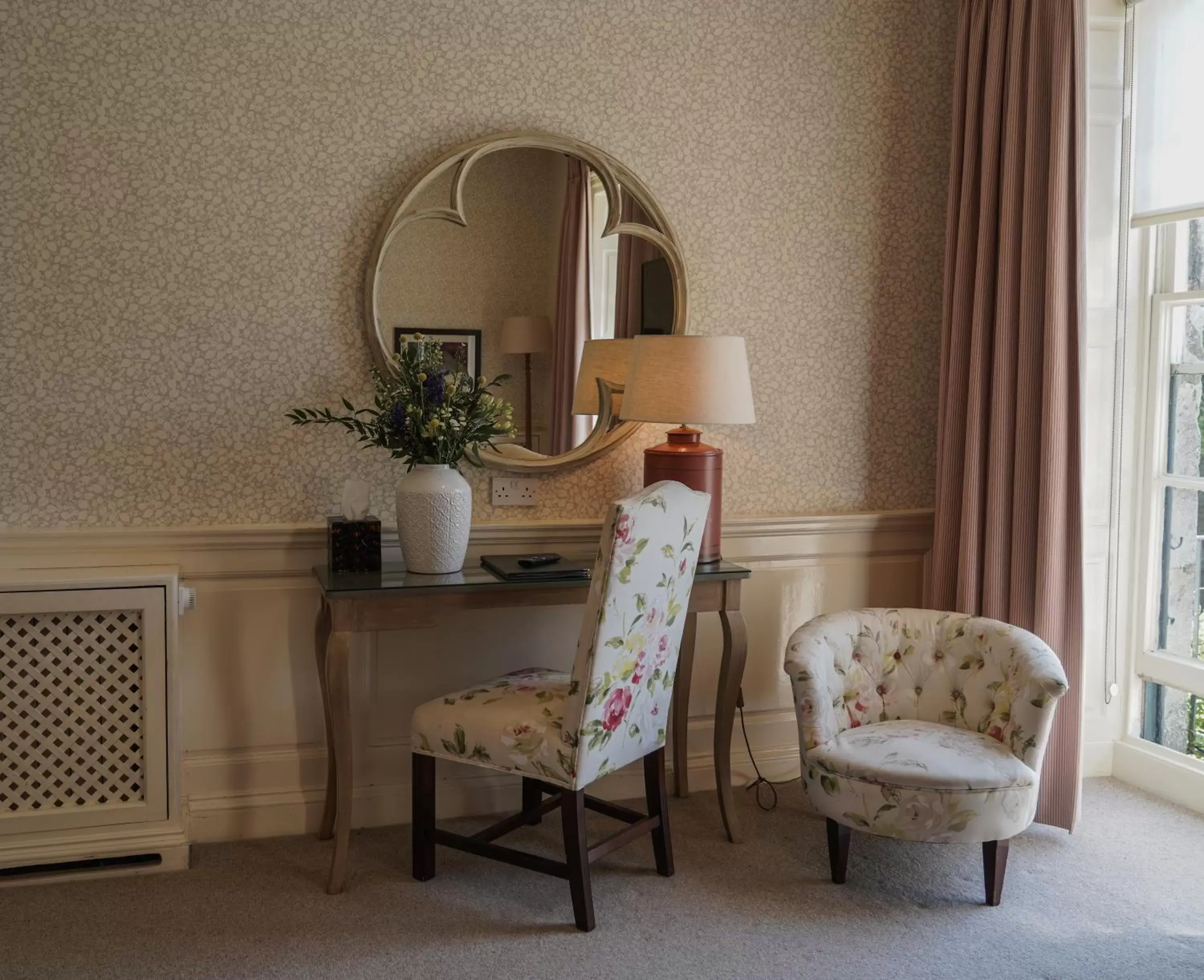 Bedroom, Seating Area in The Close Hotel