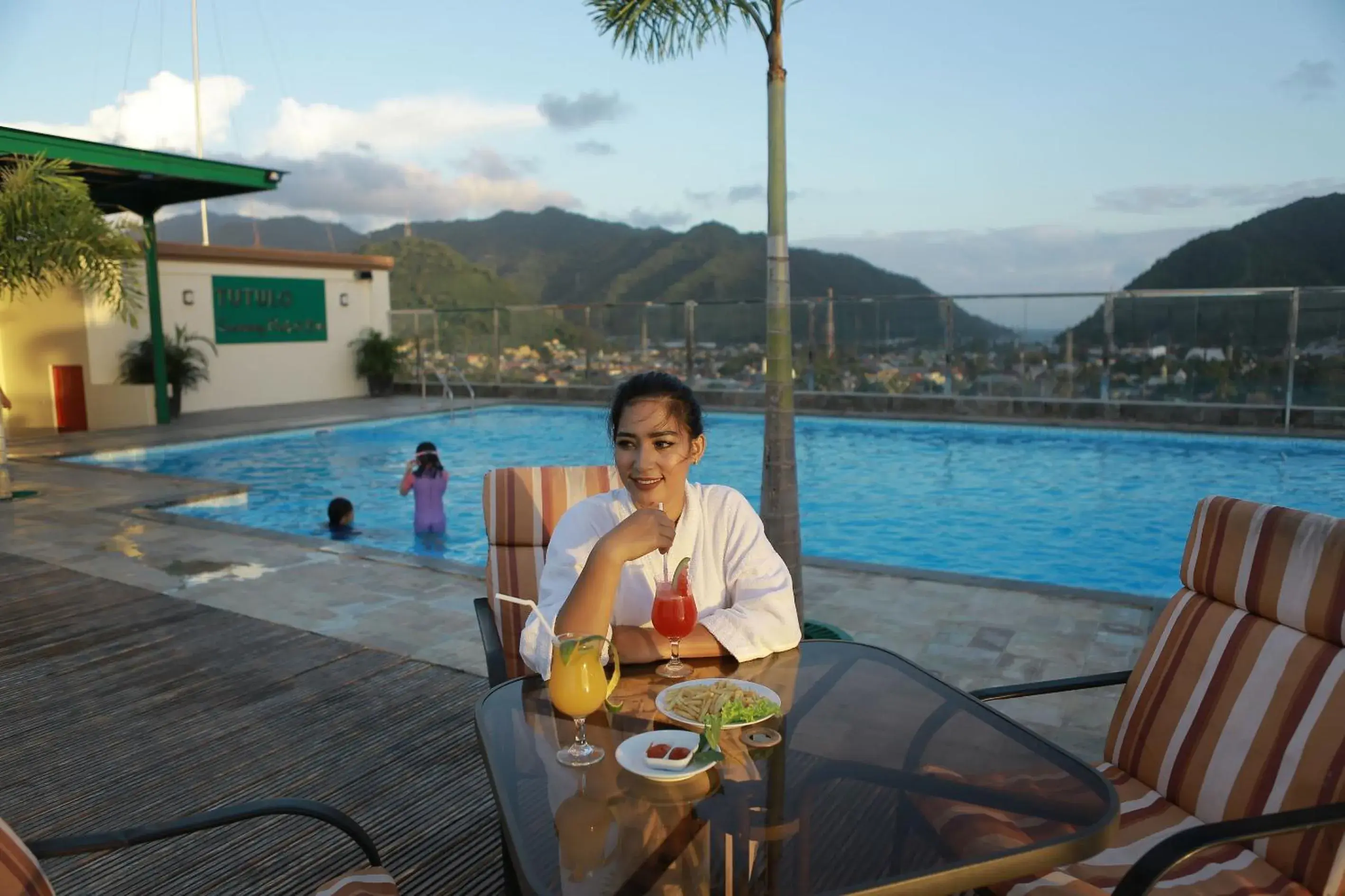 Swimming Pool in Grand Q Hotel Gorontalo