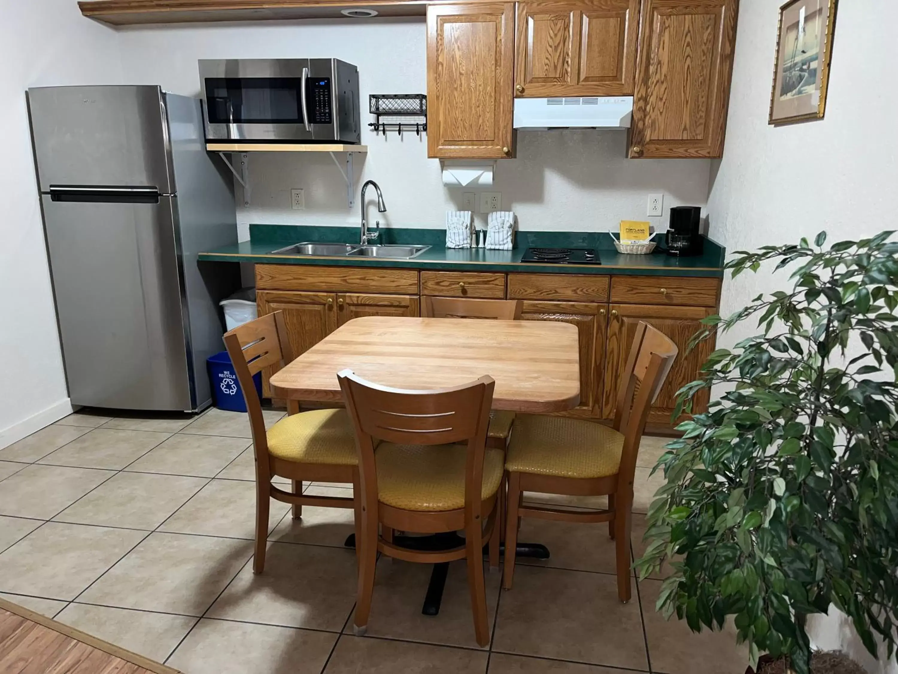 Kitchen/Kitchenette in Stratford Inn