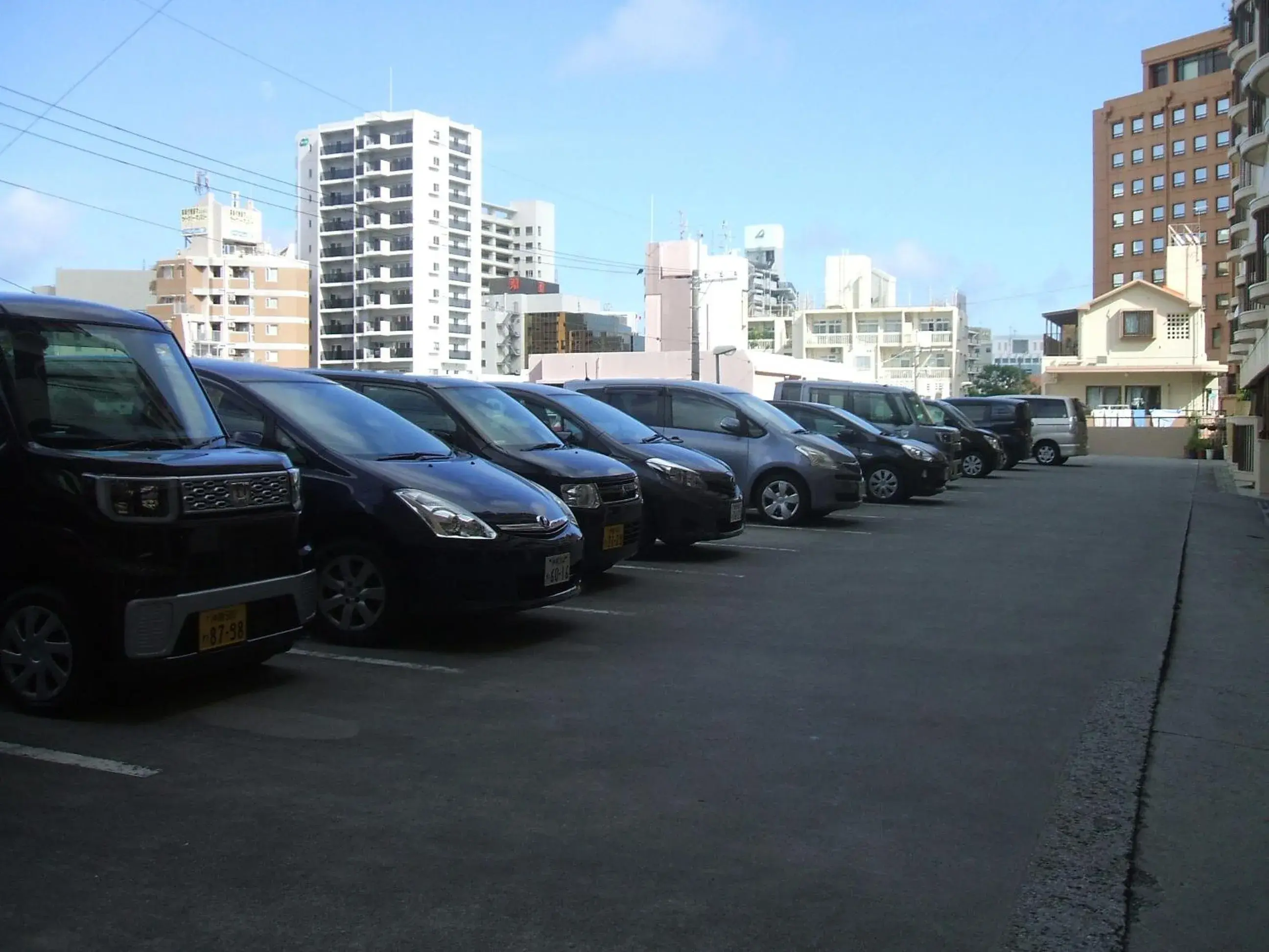 Property building in Weekly Harbourview Mansion Main Building