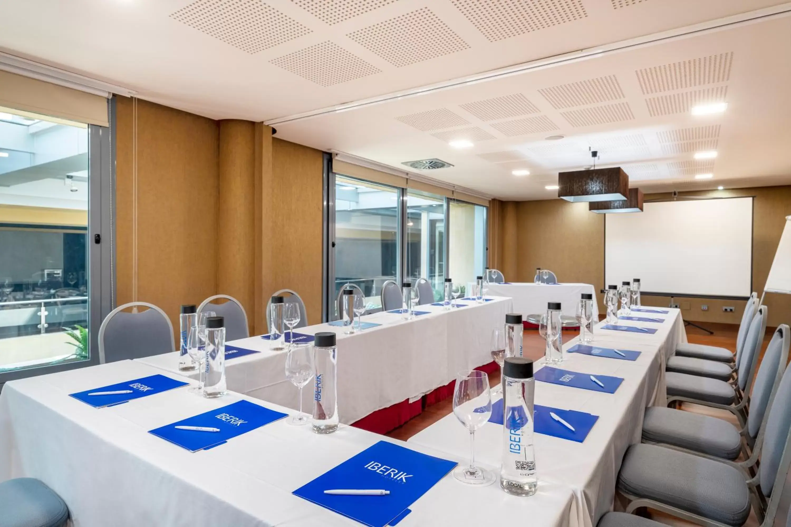 Meeting/conference room in Iberik Santo Domingo Plaza Hotel