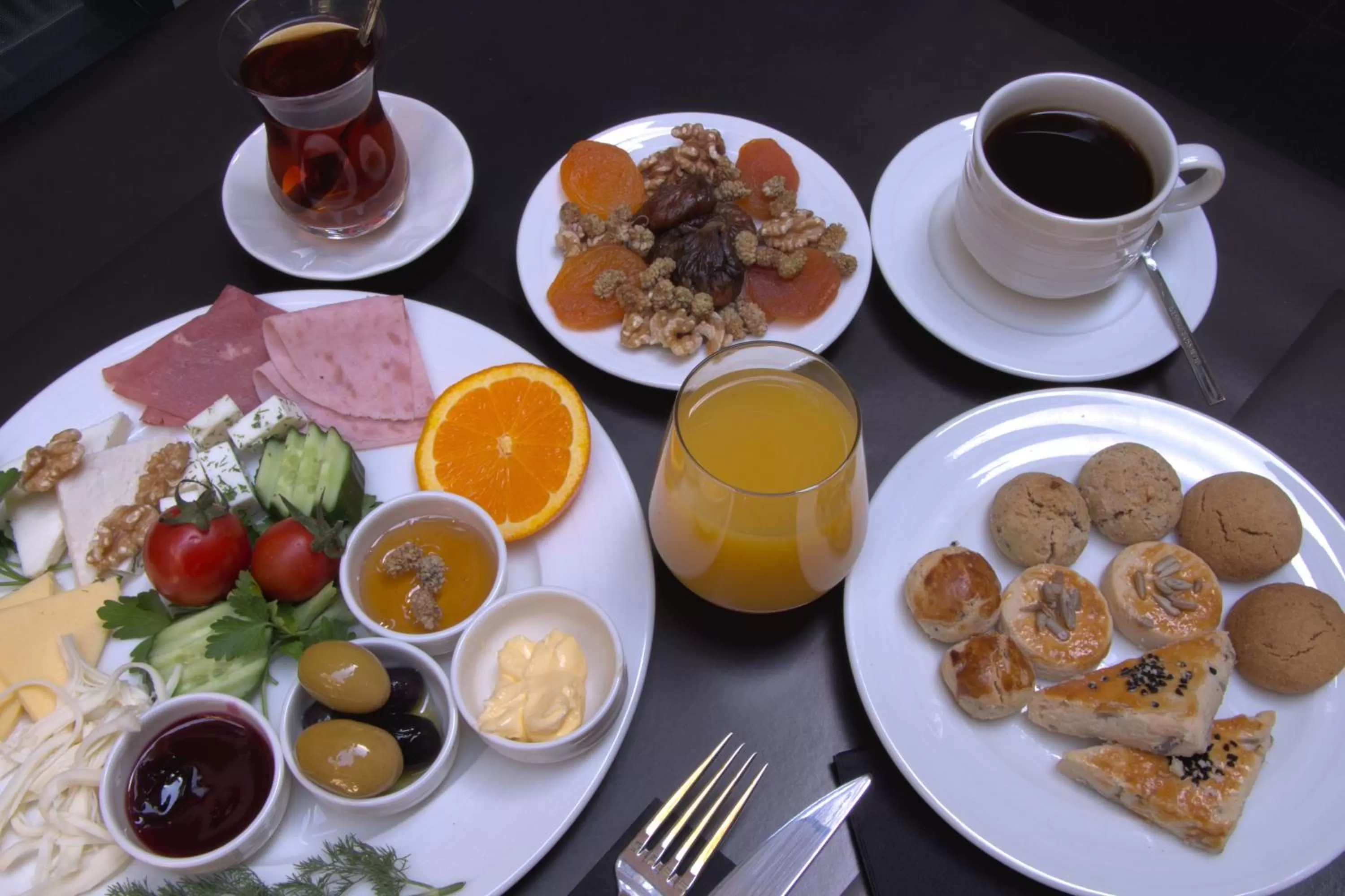 Food and drinks in Four-G Hotel