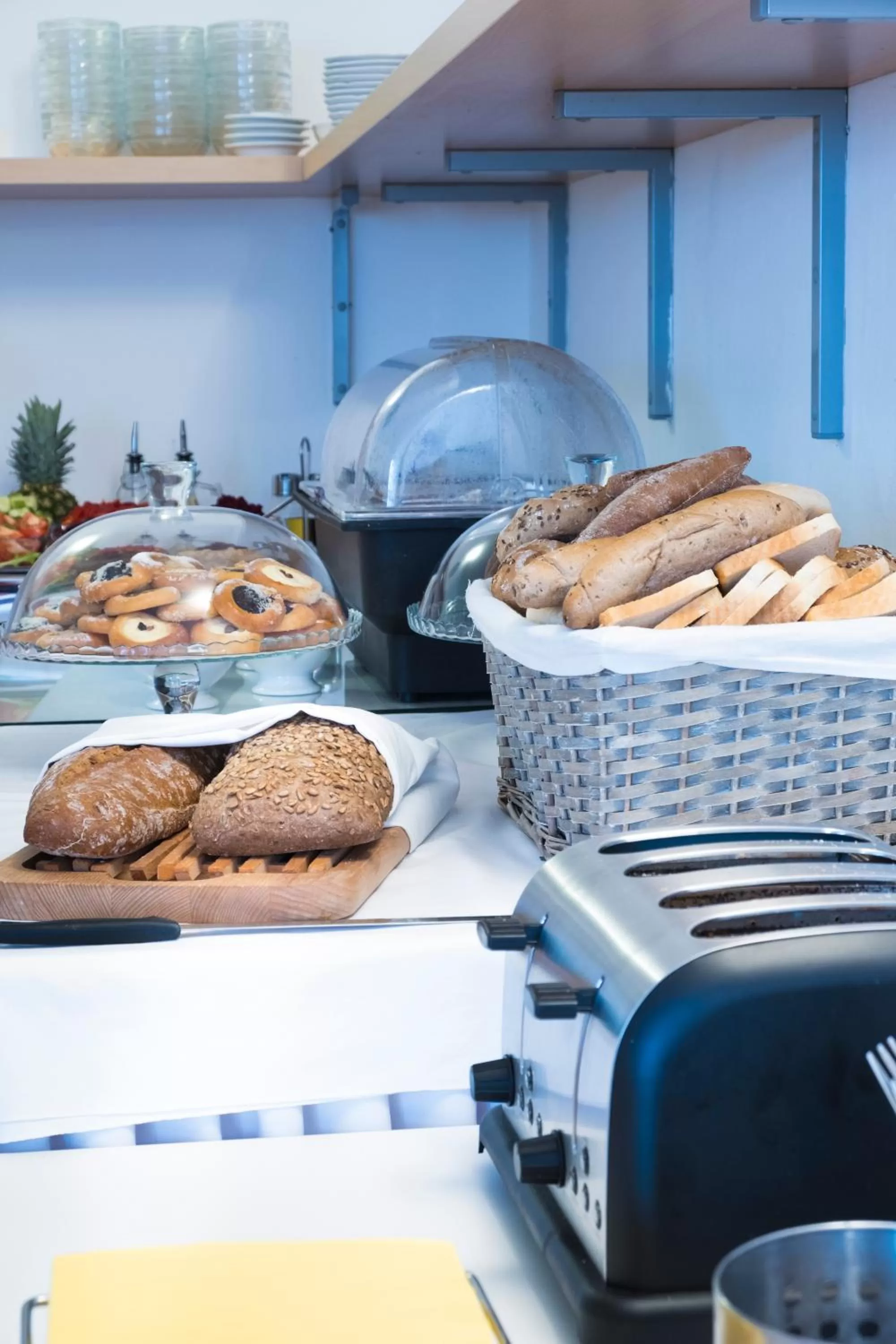 Food and drinks in Hotel Meda of Museum Kampa