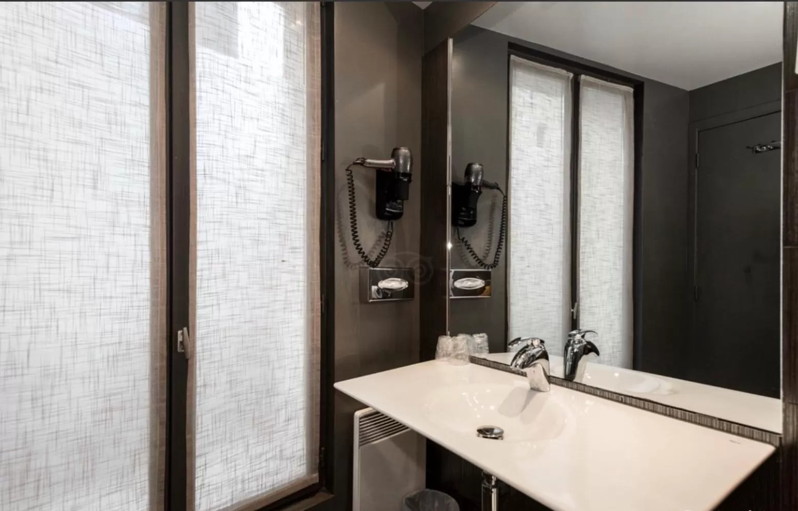 Bathroom in Hôtel Le Fabe