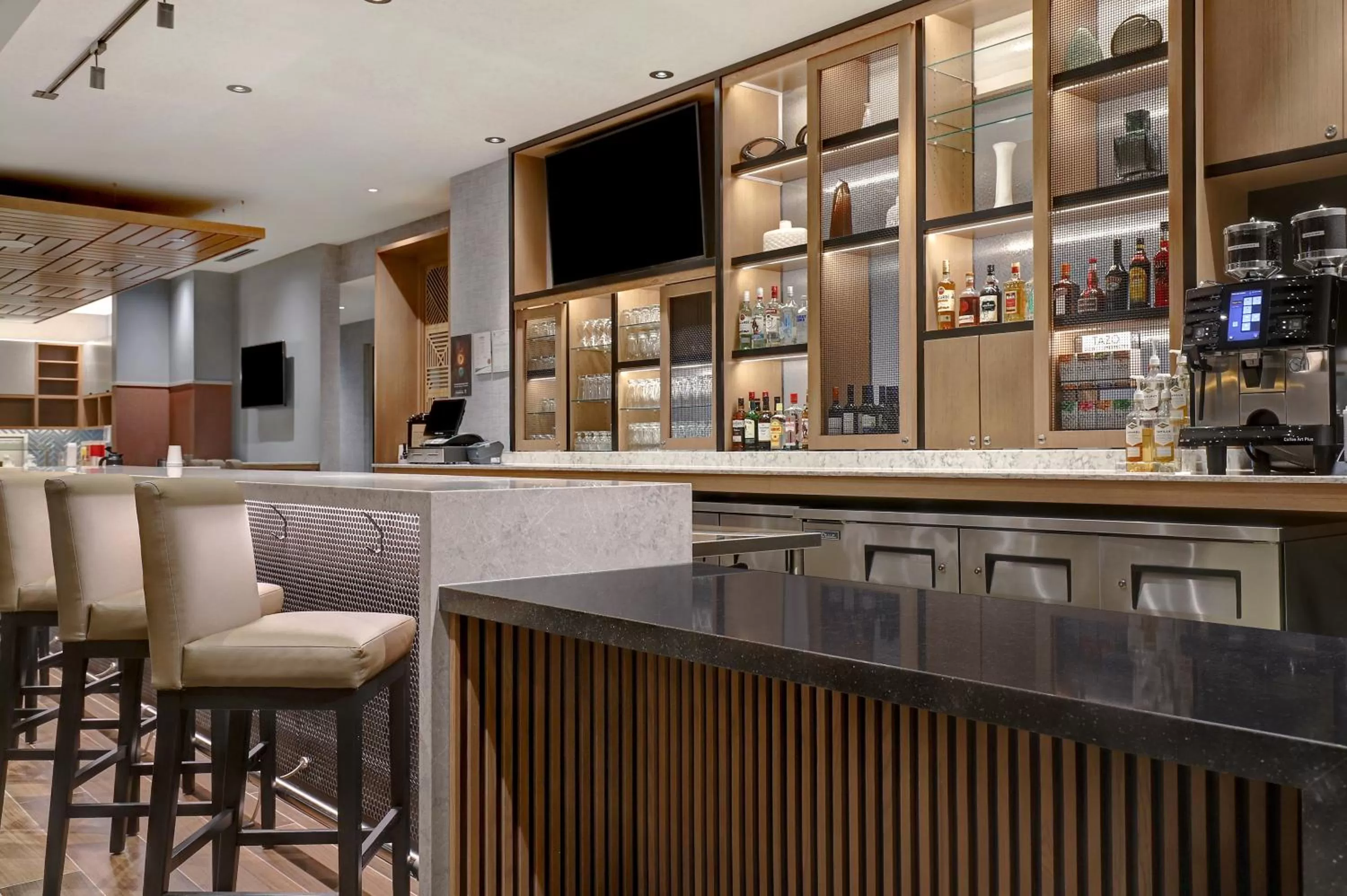Lounge or bar in Hyatt Place Prince George