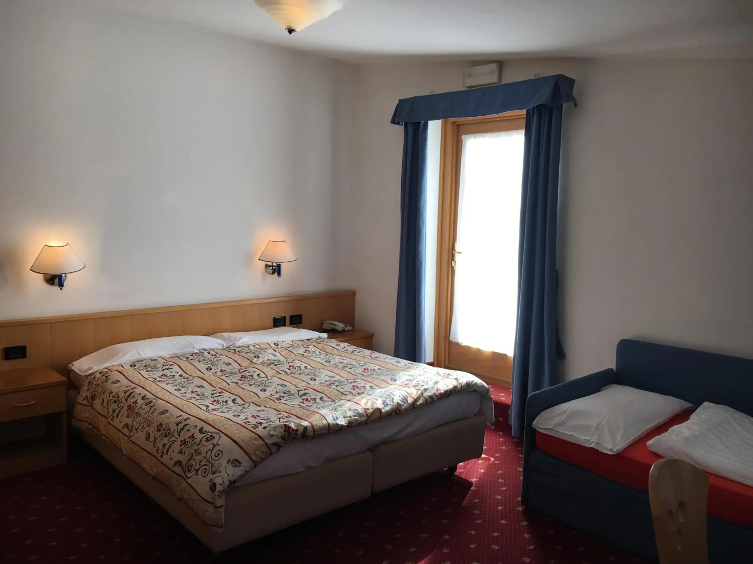 Bed, Room Photo in Garni Enrosadira