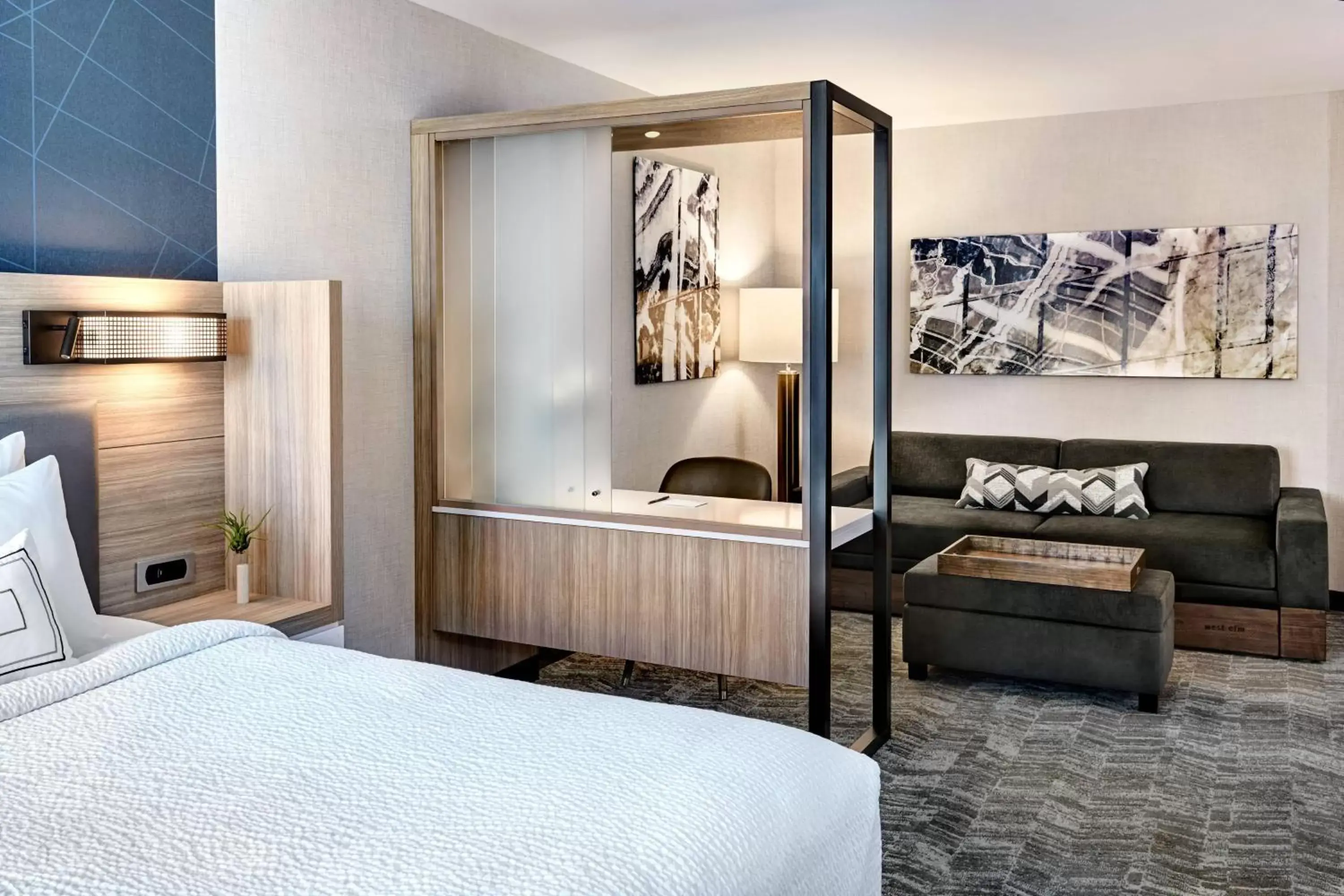 Bedroom, Bed in SpringHill Suites by Marriott Cleveland Independence