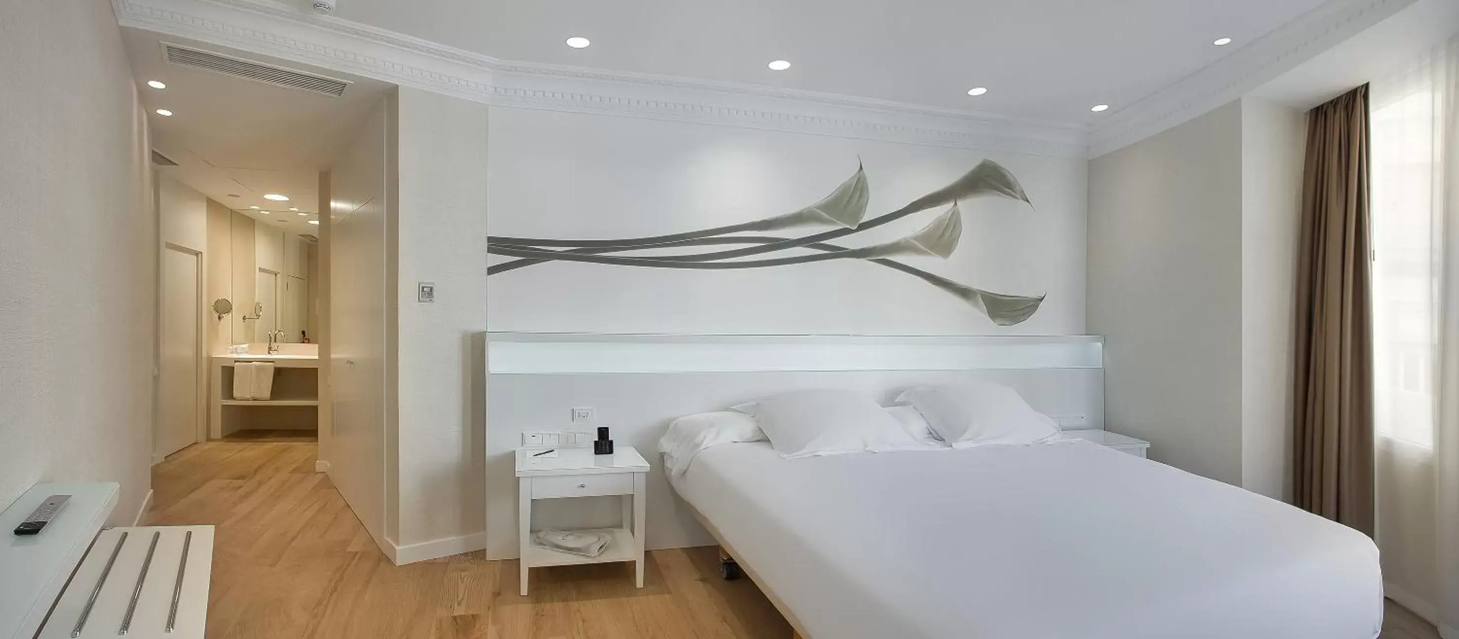 Bed in Melia Plaza Valencia