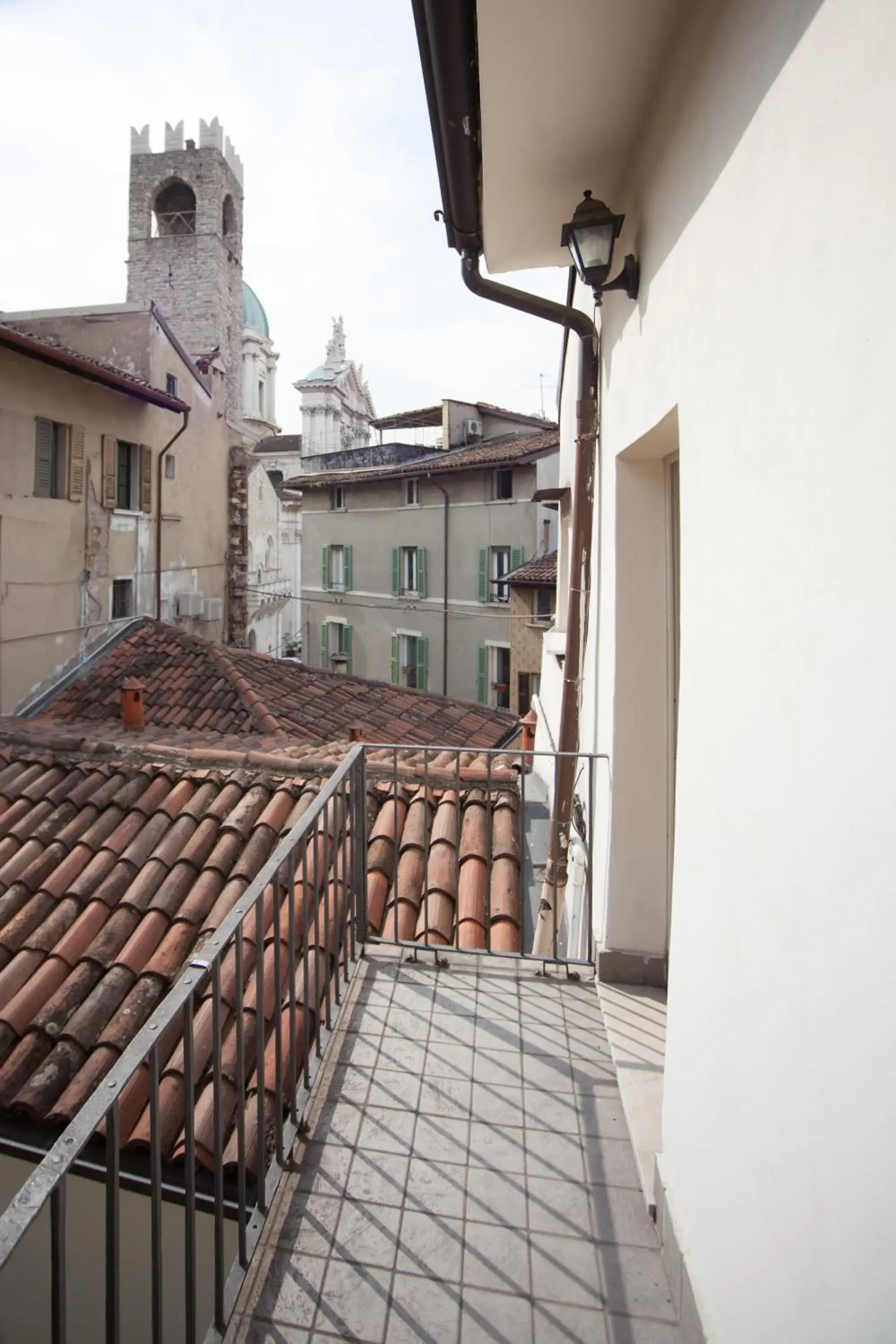 Property building, Balcony/Terrace in Albergo Orologio