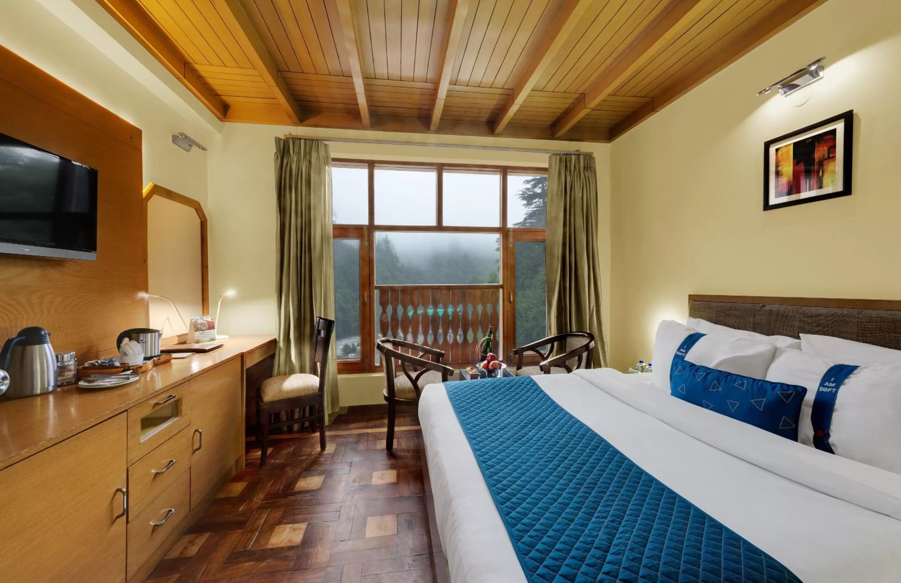 Bedroom, Bed in Bravia Hotel Manali Inn