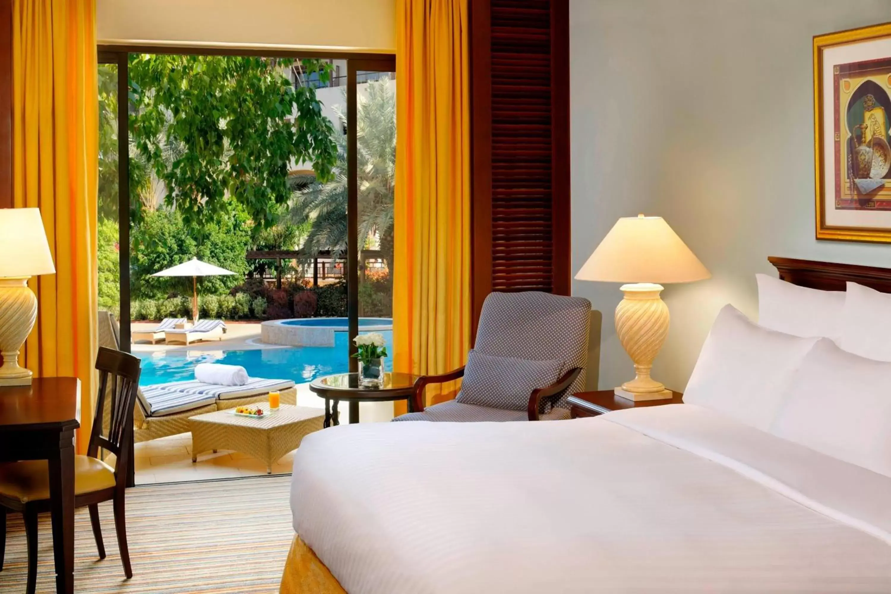 Swimming pool, Bed in Dead Sea Marriott Resort & Spa