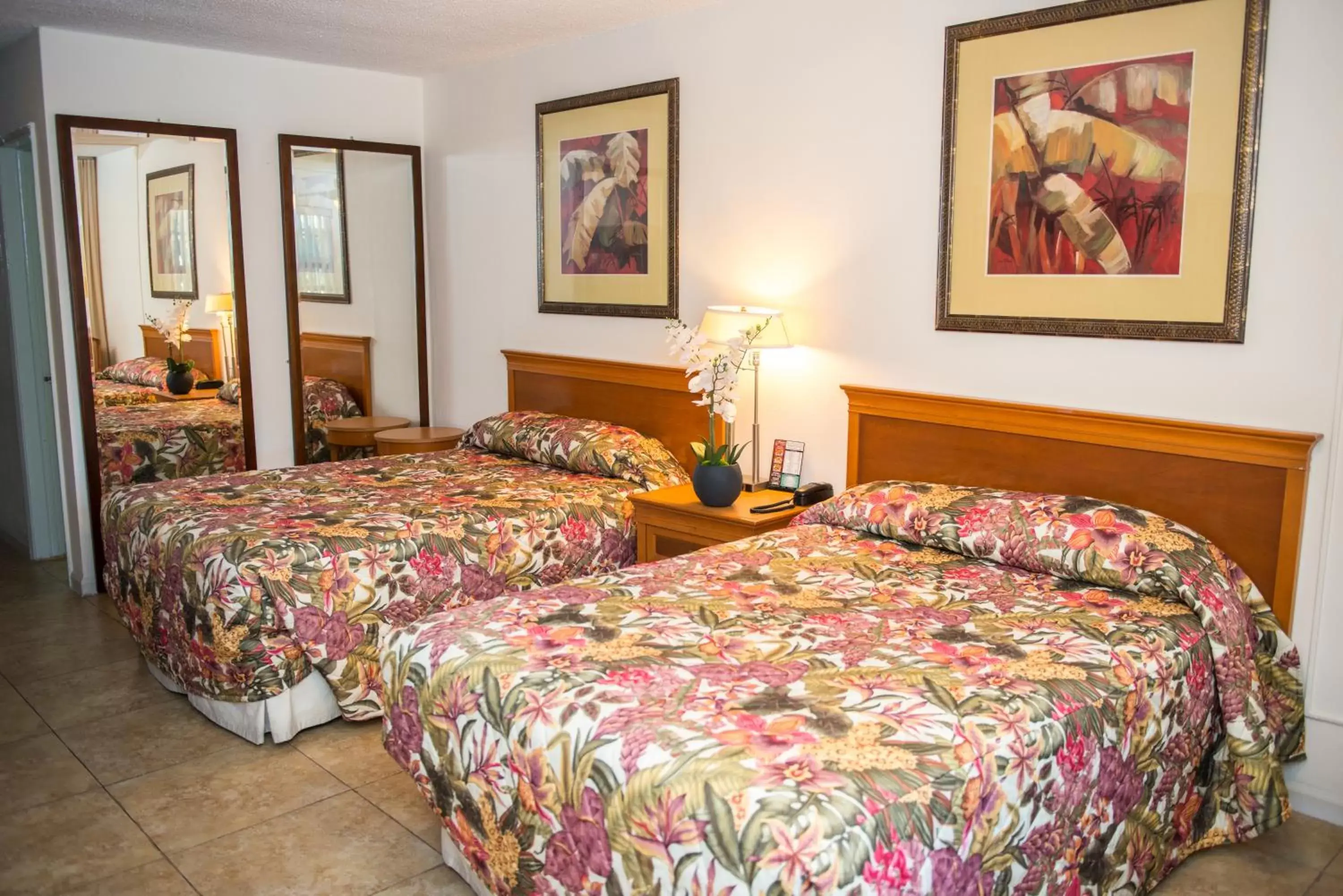 Bedroom, Bed in Shore Haven Resort Inn
