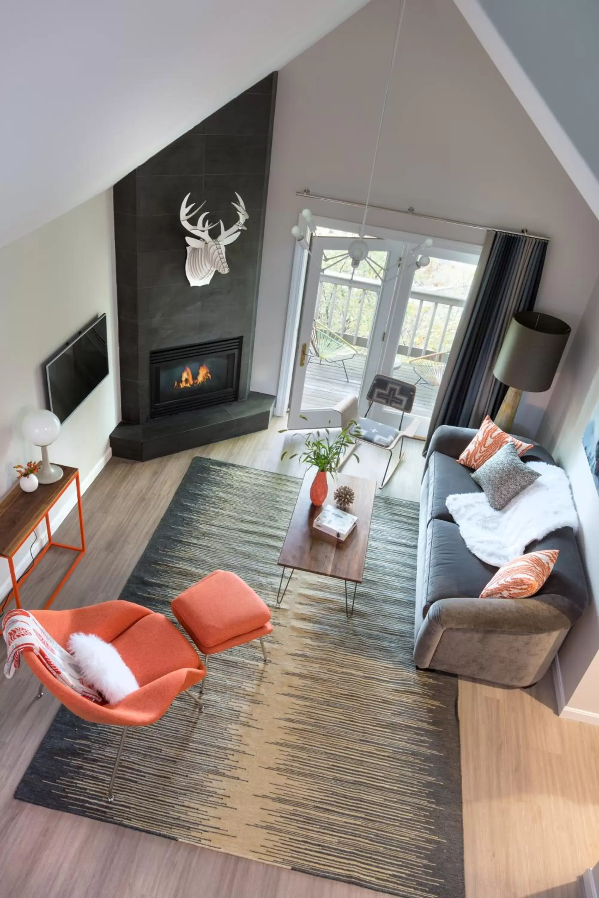 Living room, Seating Area in Field Guide Lodge