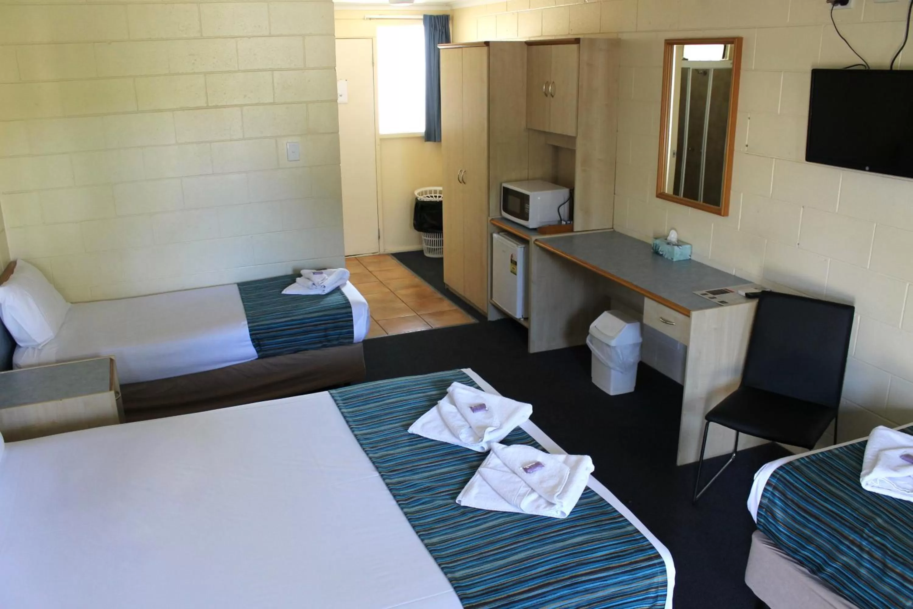 Bedroom, Bed in Rocky Glen Hotel Motel Gladstone