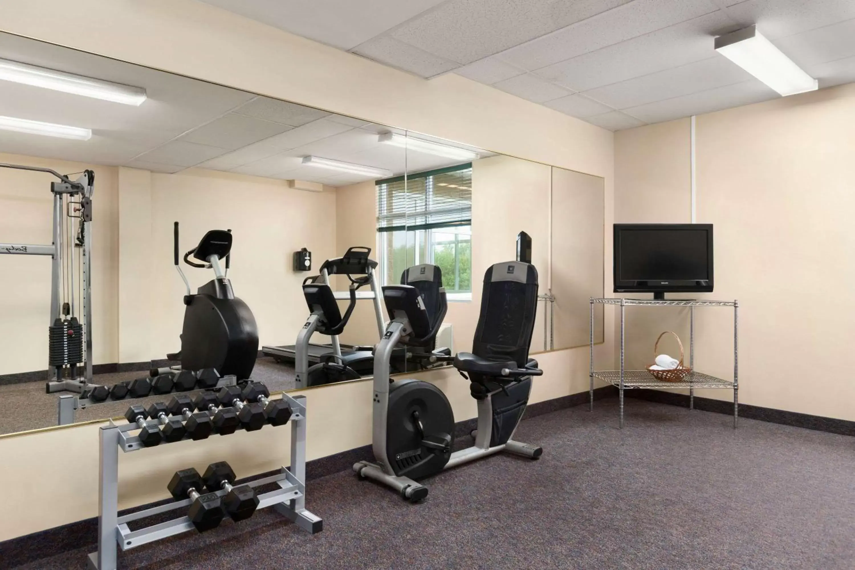 Fitness centre/facilities, Fitness Center/Facilities in Days Inn by Wyndham Oromocto Conference Centre
