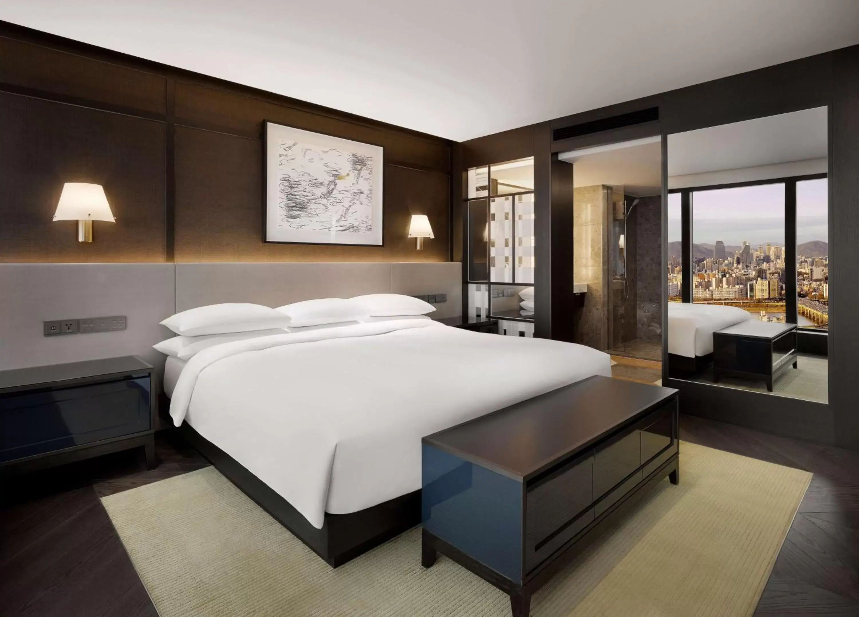 Photo of the whole room, Bed in Grand Hyatt Seoul
