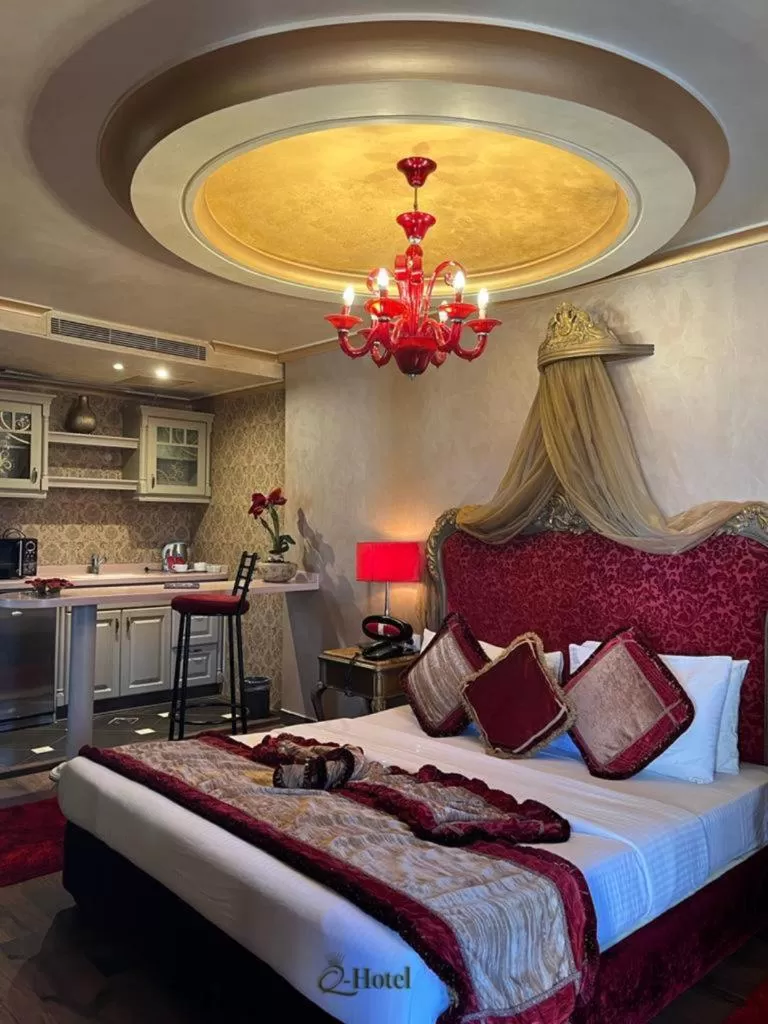 Photo of the whole room, Bed in Q Hotel