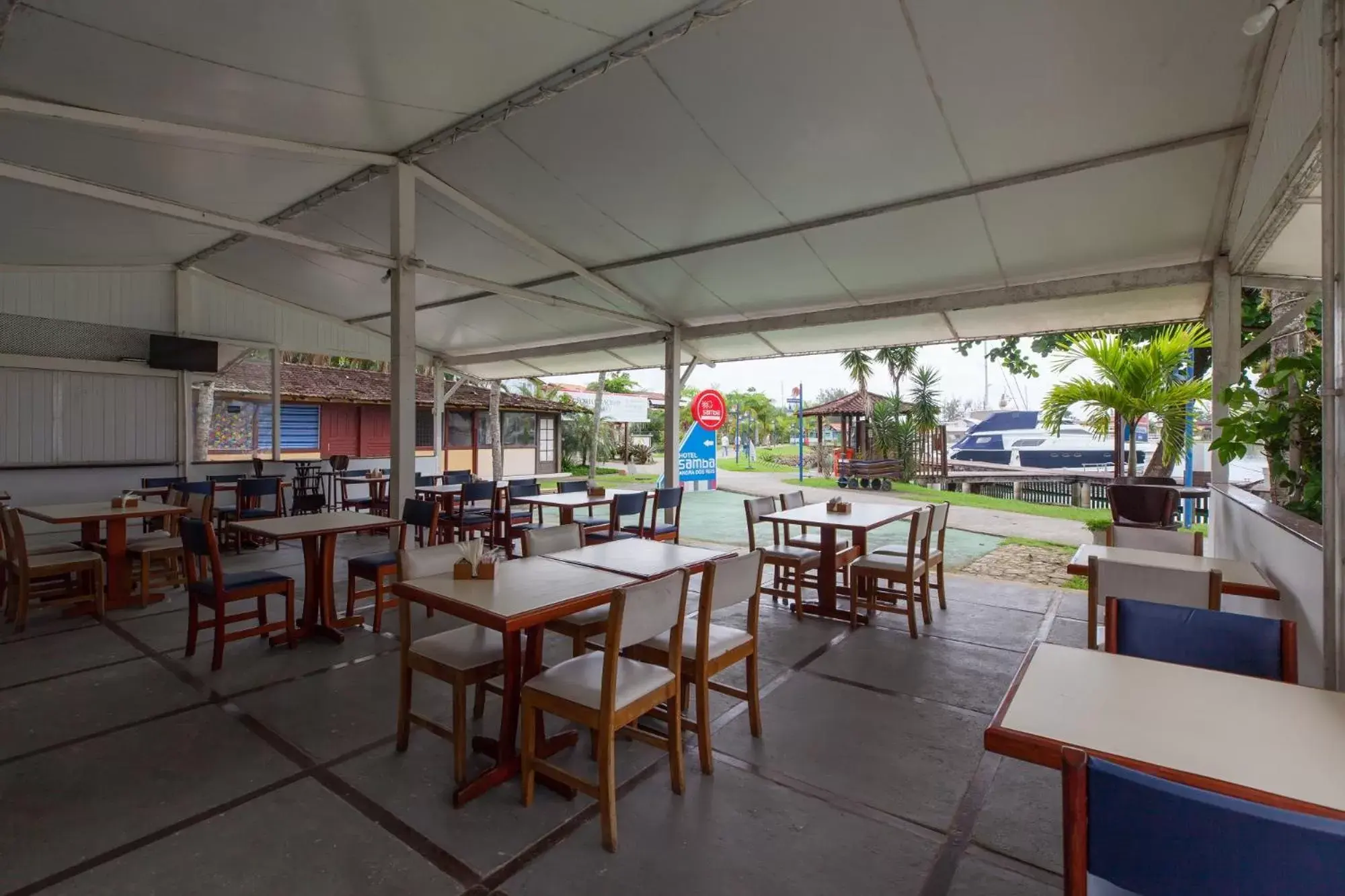 Restaurant/Places to Eat in Samba Angra dos Reis