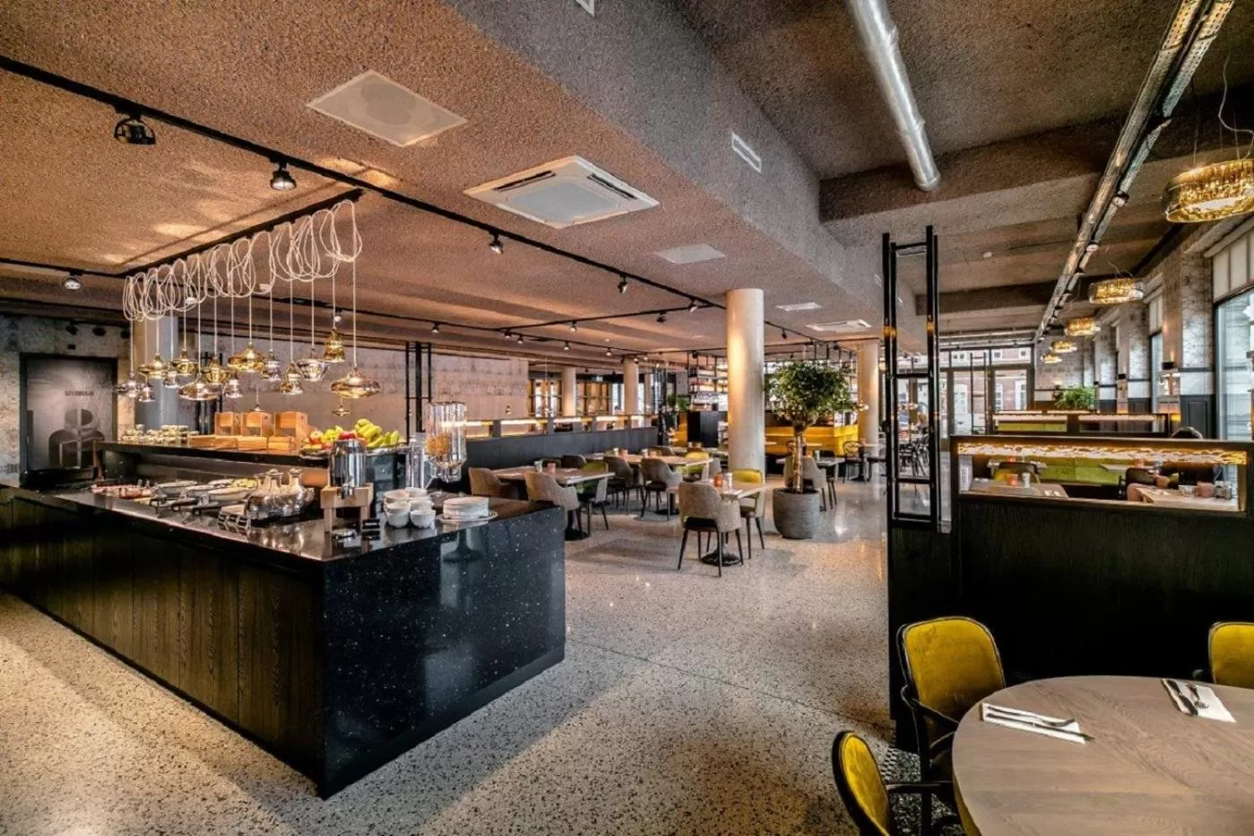 Buffet breakfast in Hotel Roermond