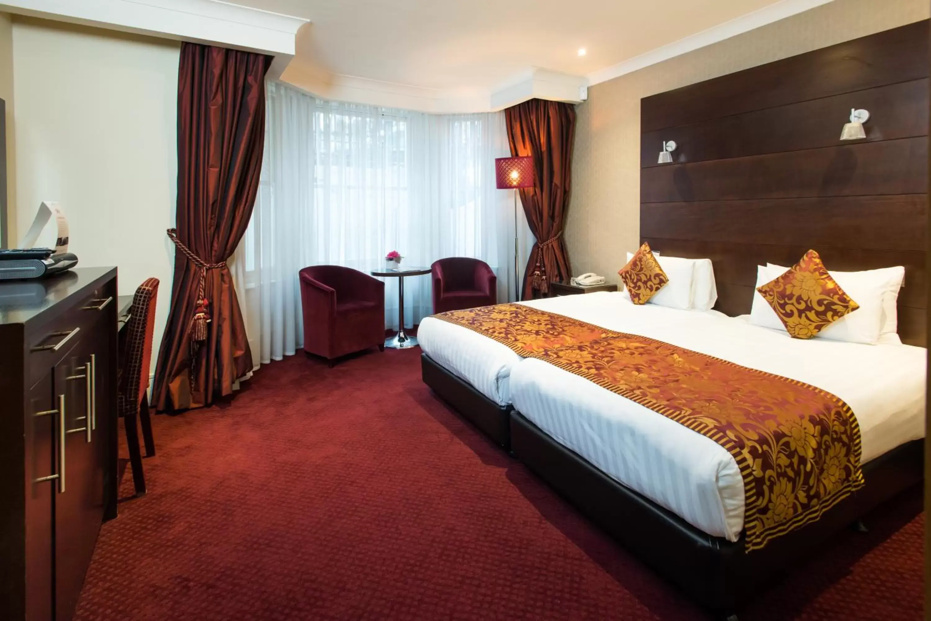 Bedroom, Bed in The Park City Grand Plaza Kensington Hotel