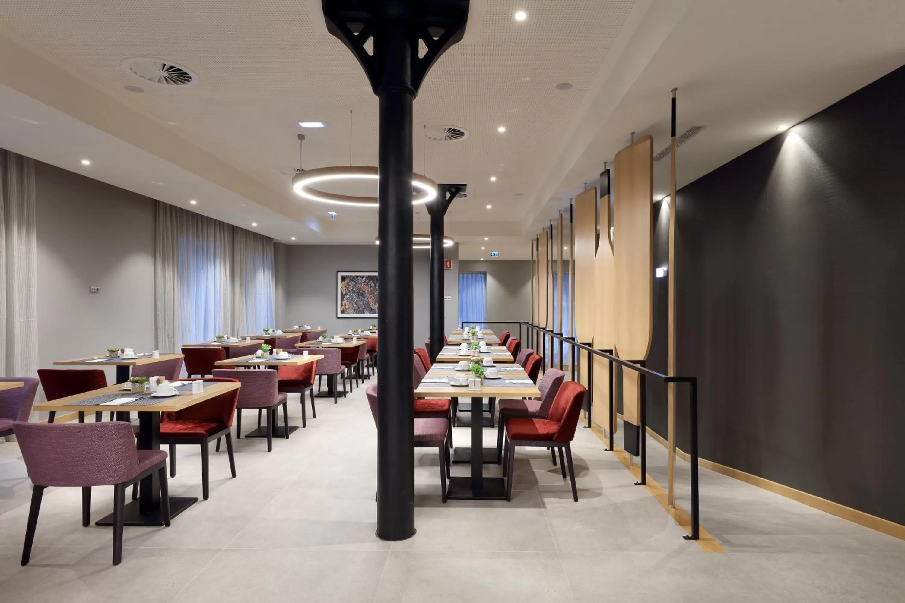 Lounge or bar in Eurostars Porto Centro