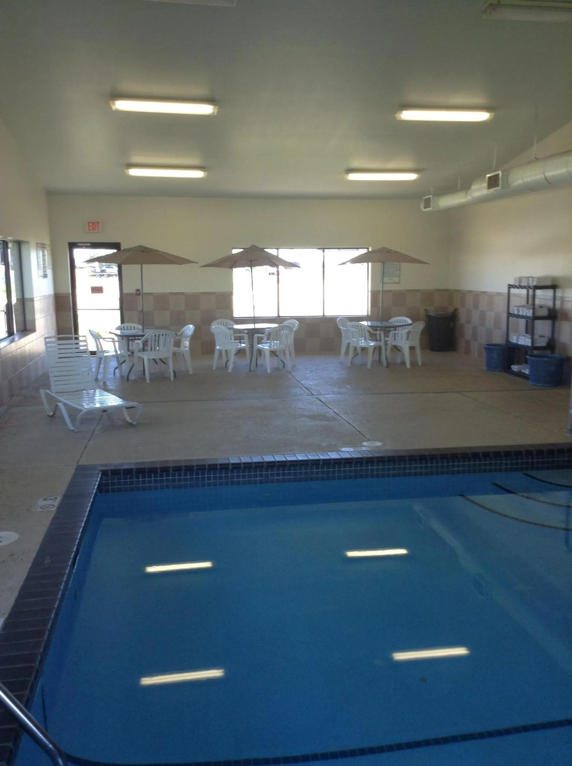 Swimming pool in Baymont by Wyndham Dubuque