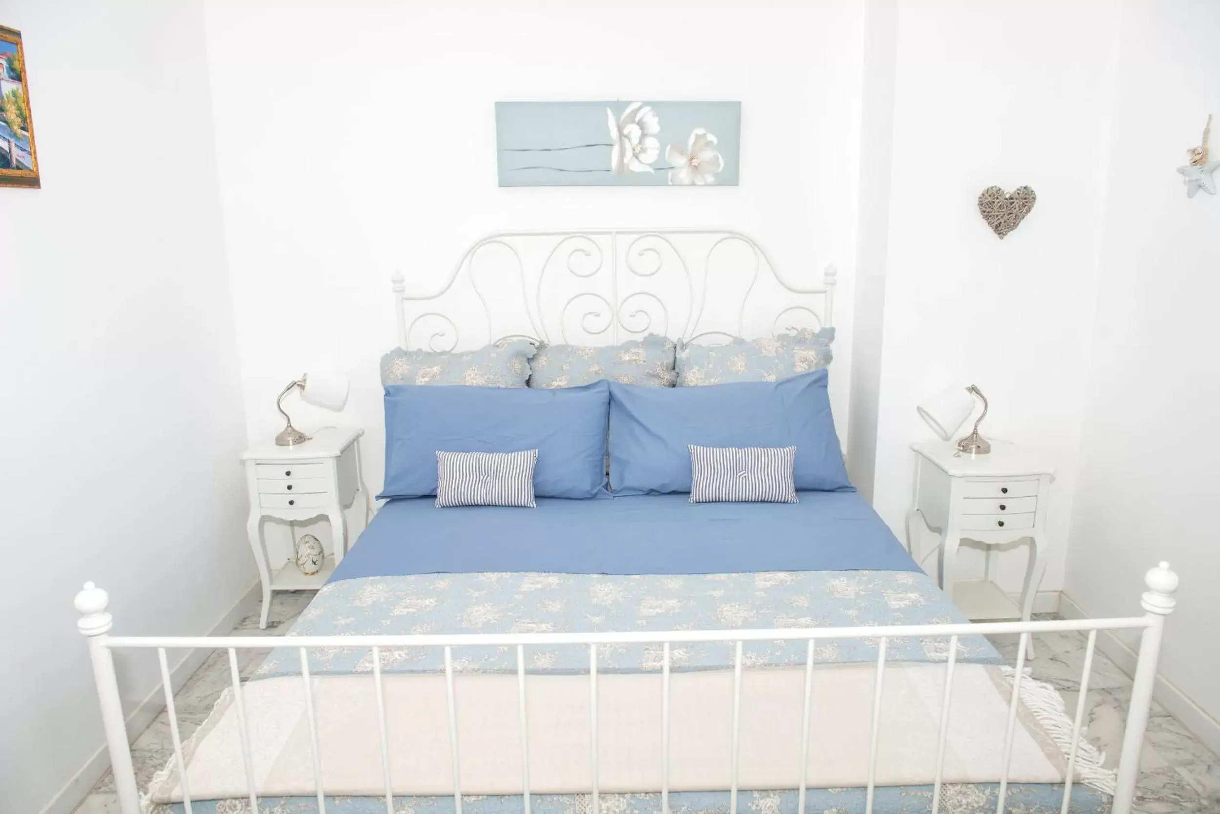 Bedroom, Bed in I Citri