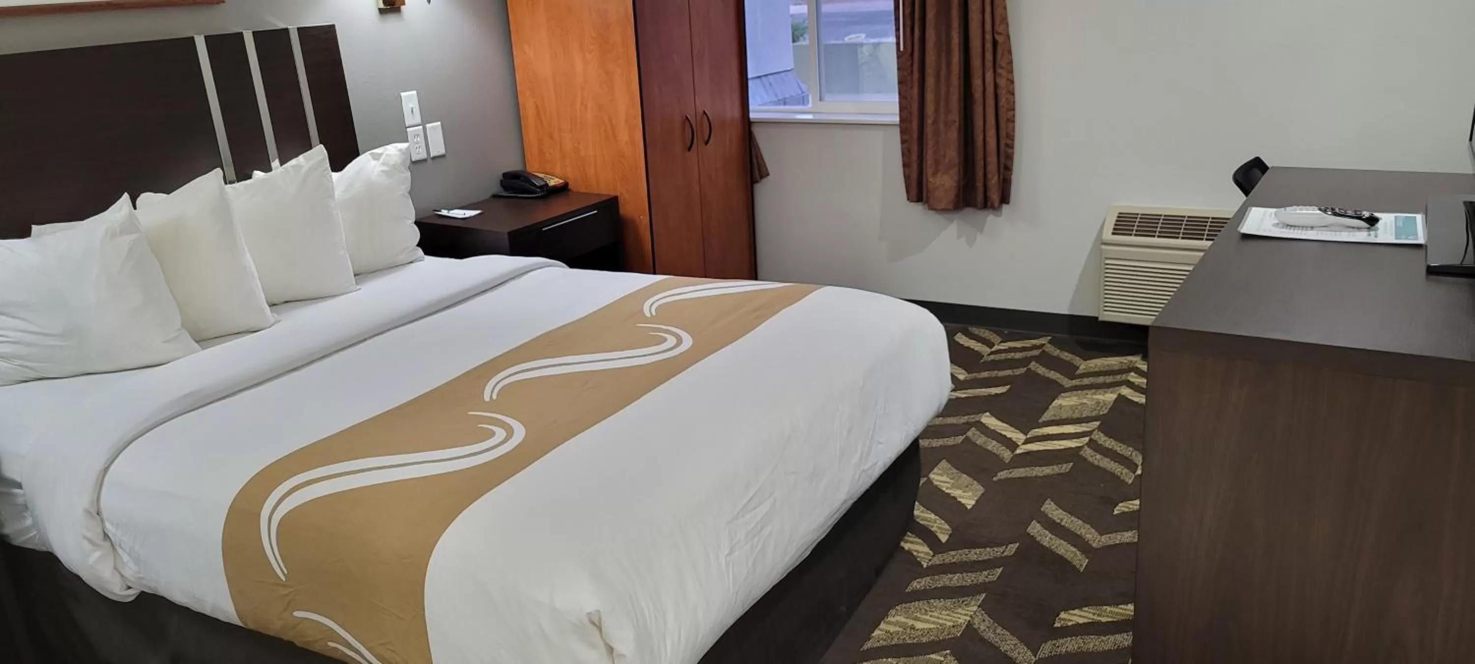 Photo of the whole room in Quality Inn & Suites Salina National Forest Area