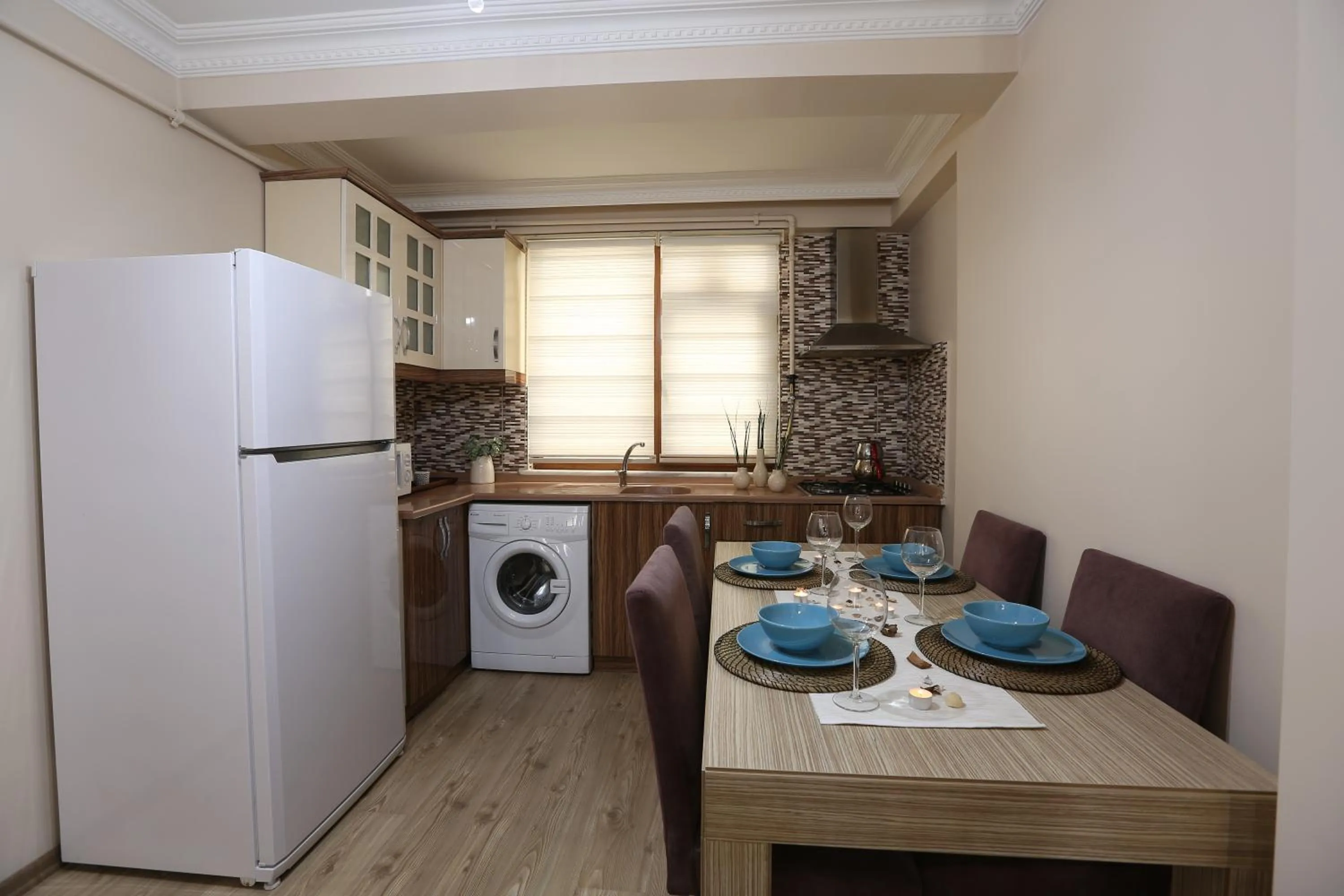 Coffee/tea facilities in Overland Residence