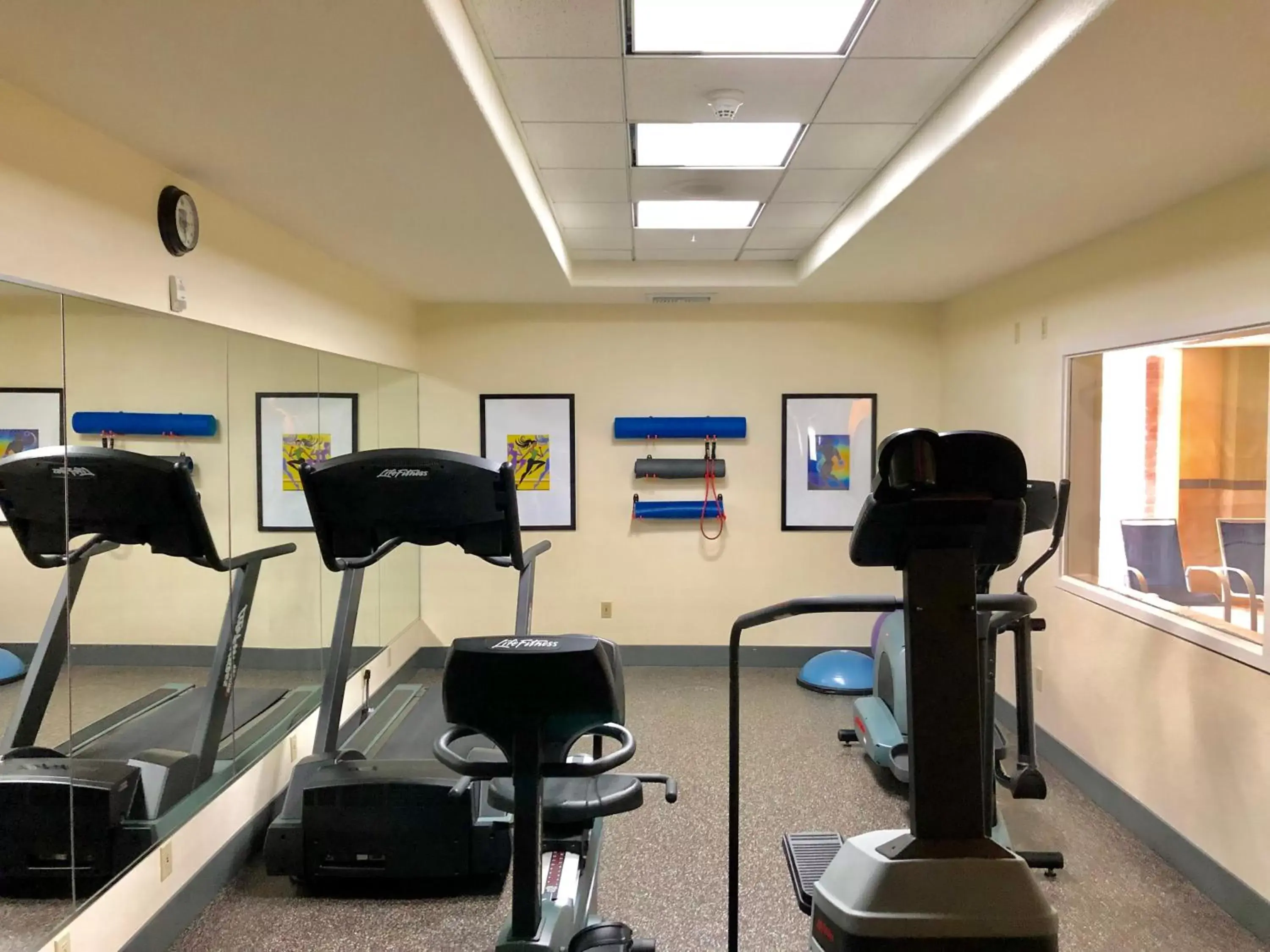 Fitness centre/facilities, Fitness Center/Facilities in Holiday Inn Express Hotel & Suites Vacaville, an IHG Hotel