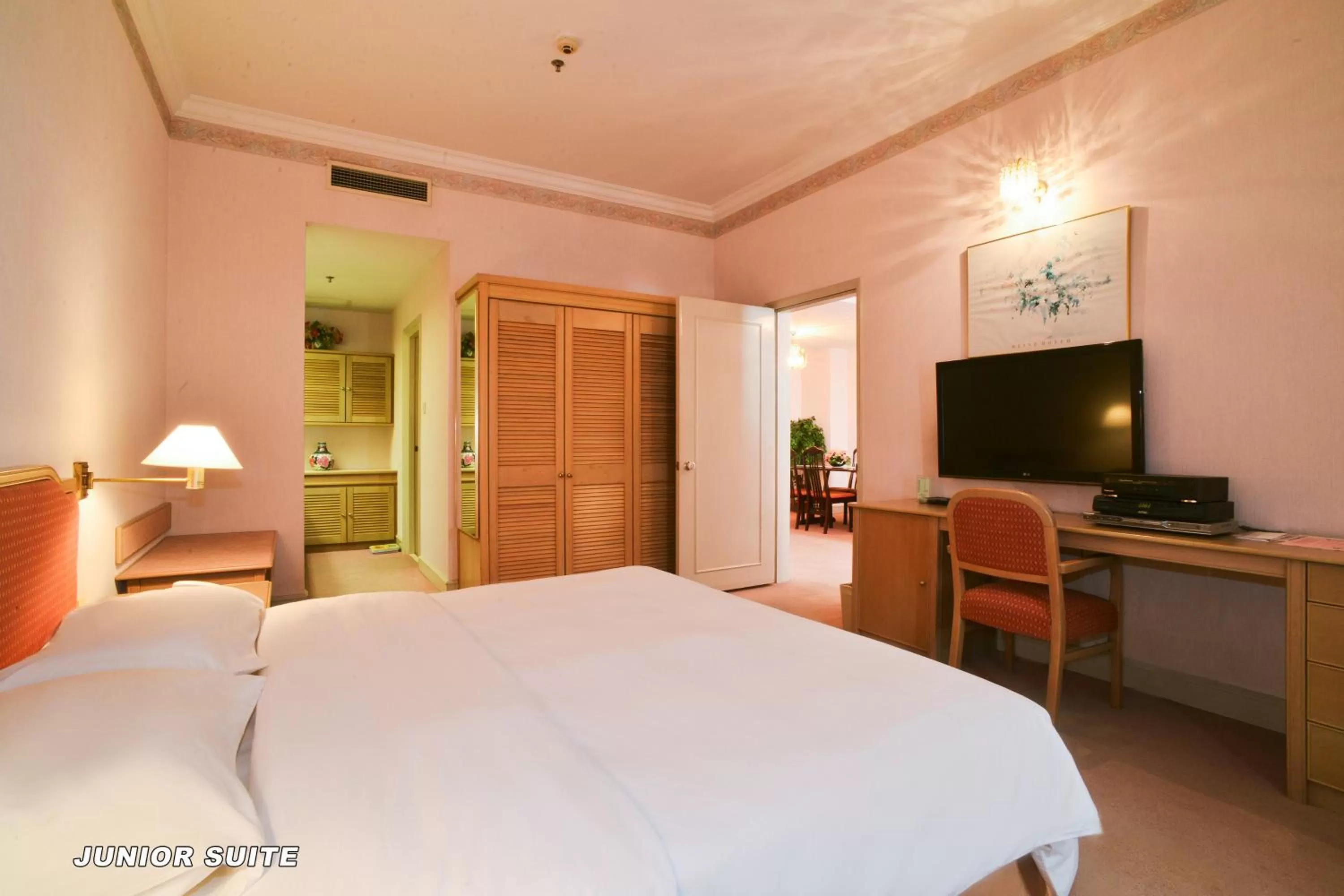 Bedroom, Bed in Dynasty Hotel Miri