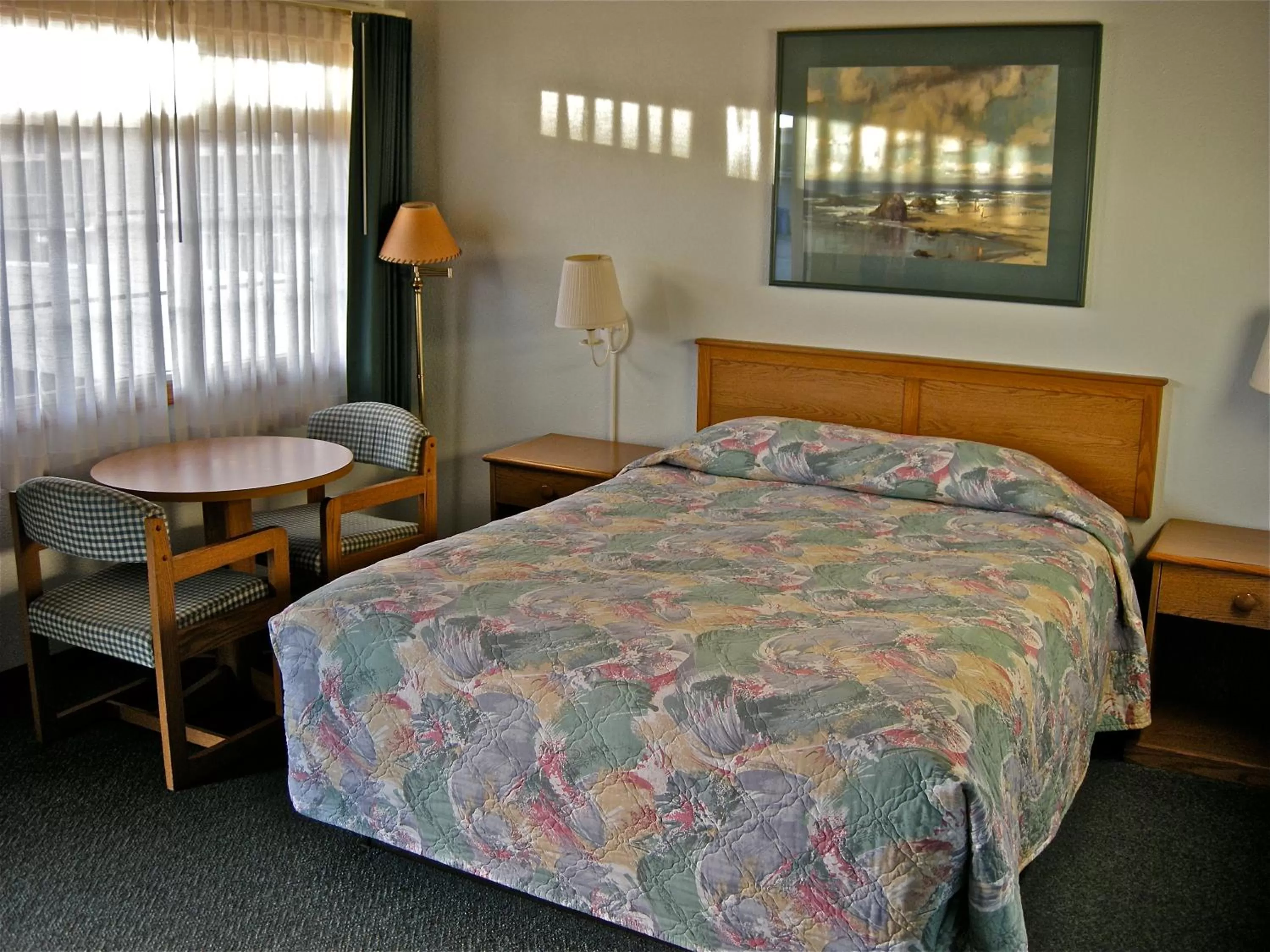 Photo of the whole room, Bed in Azalea Lodge