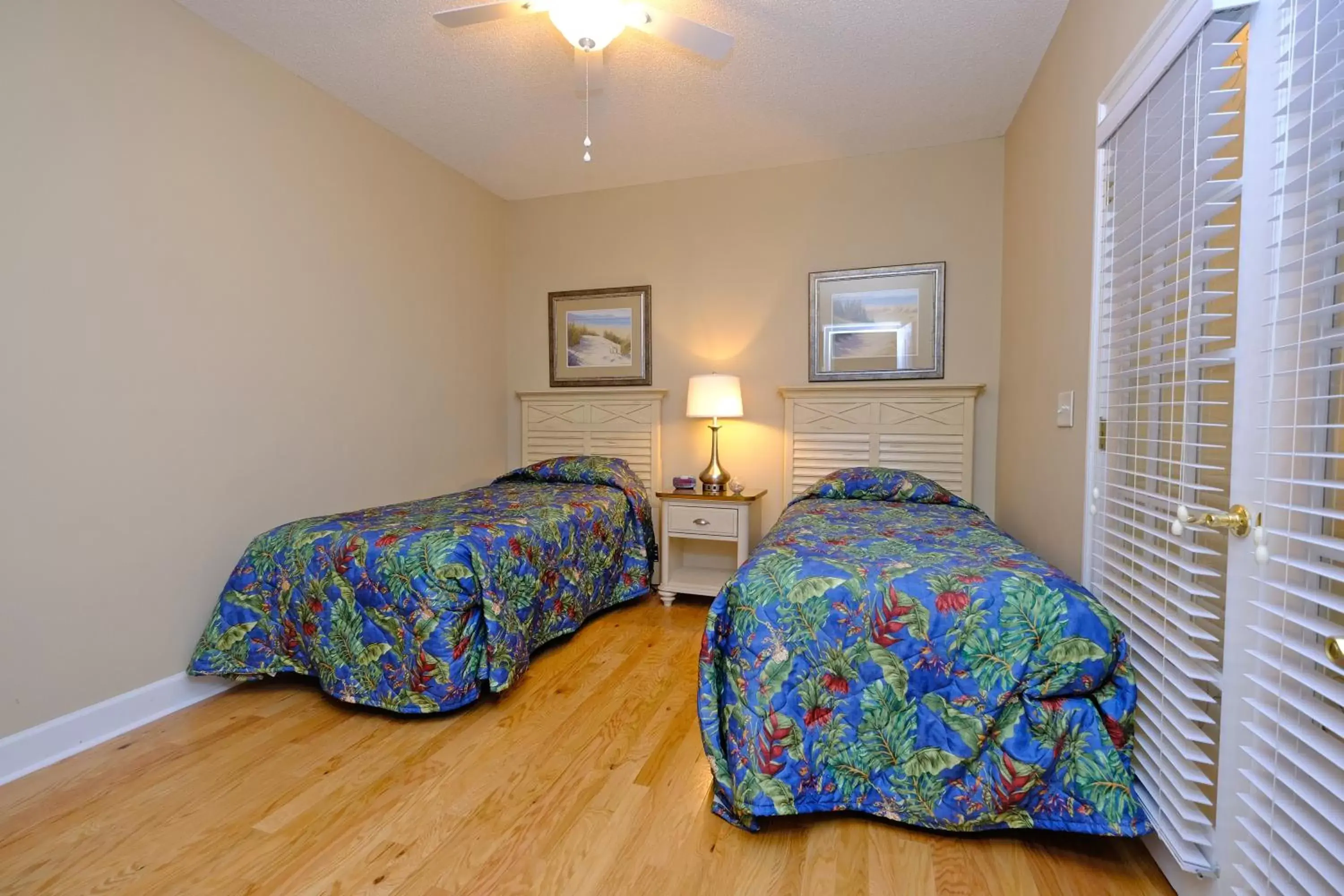 Bed in Barefoot Resort Golf & Yacht Club Villas