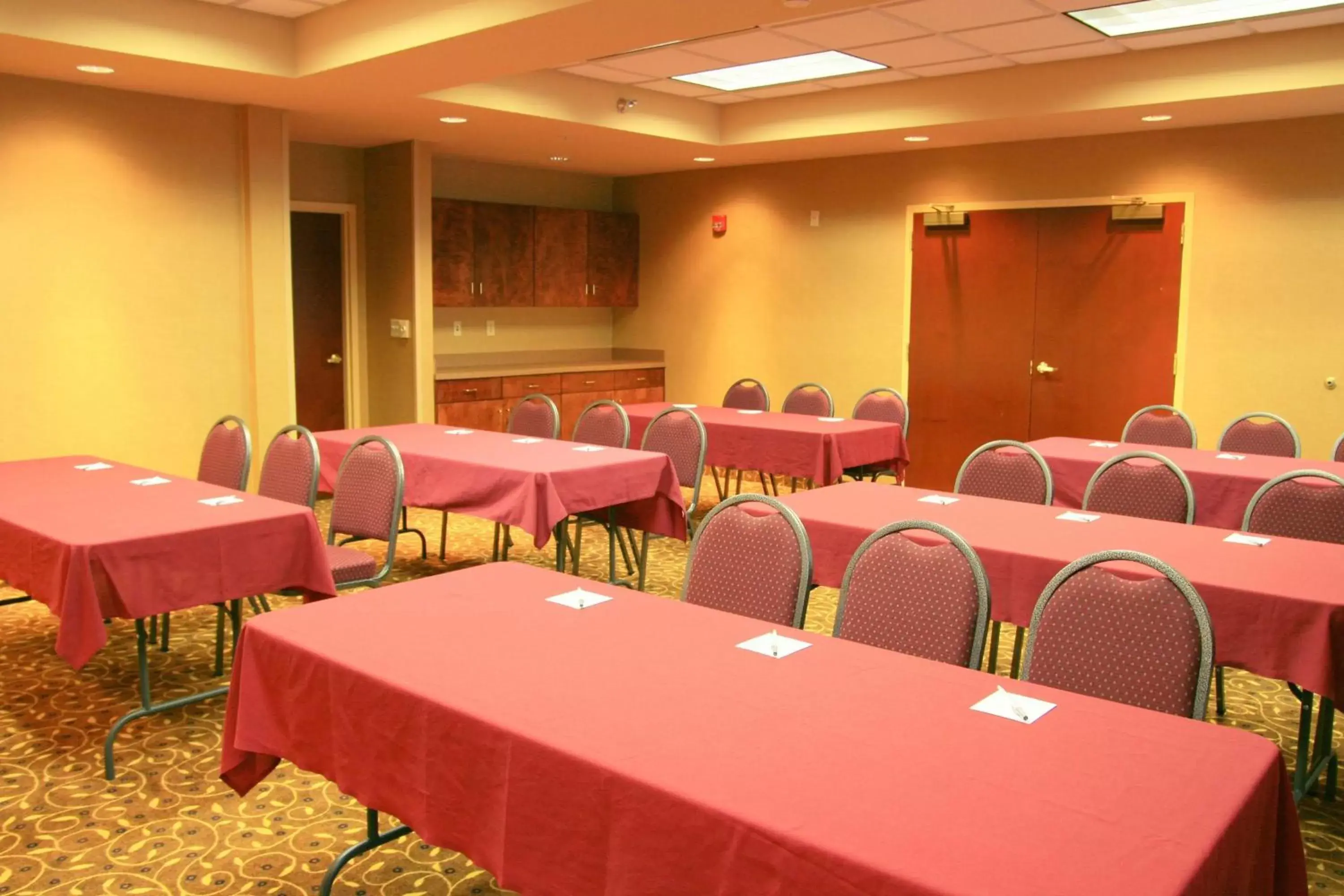 Meeting/conference room in Hampton Inn By Hilton Greensboro-East