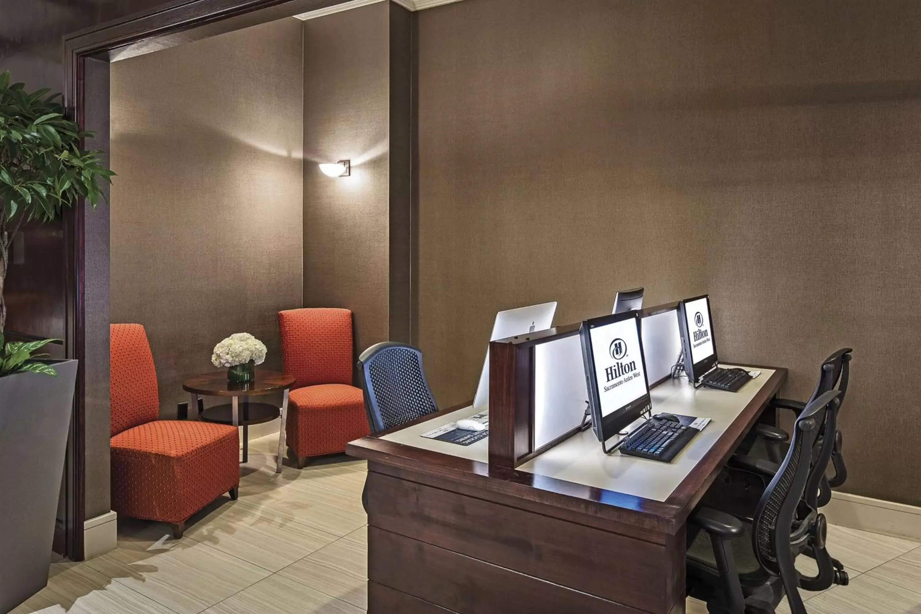 Business facilities in Hilton Sacramento Arden West