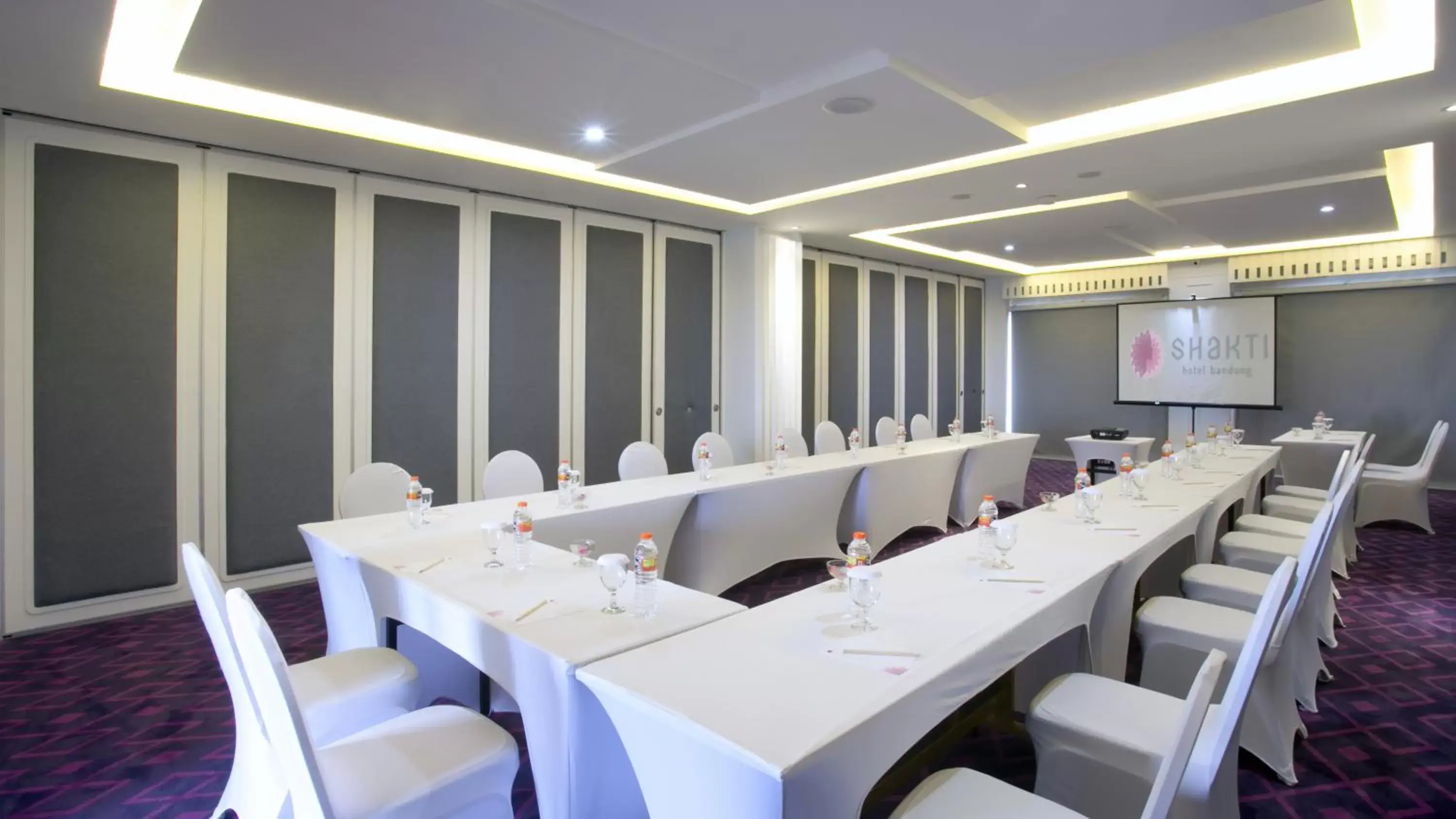 Meeting/conference room in Shakti Hotel Bandung