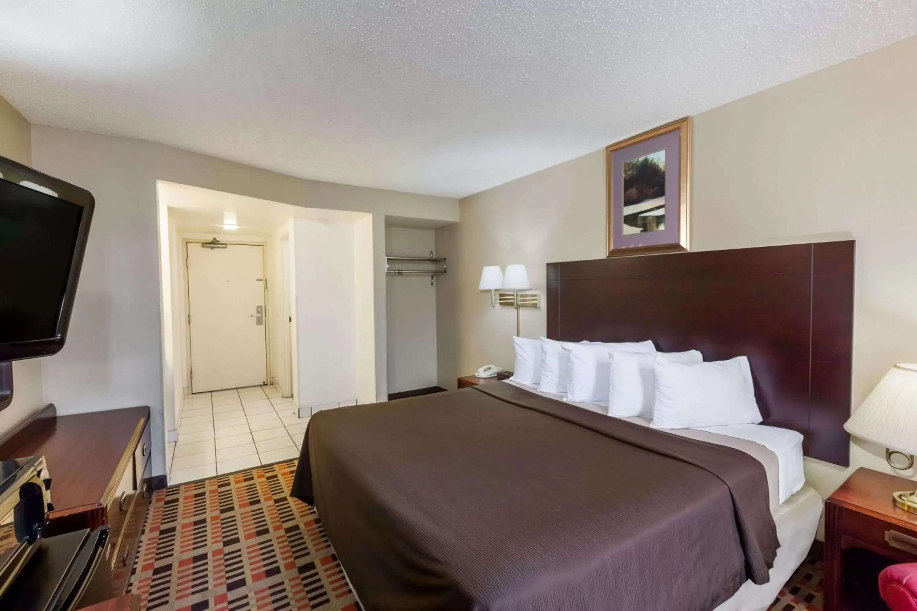 Photo of the whole room, Bed in Days Inn by Wyndham Amarillo East