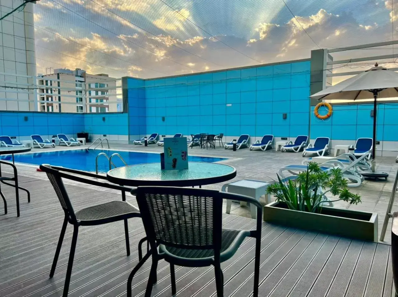 Swimming Pool in Copthorne Hotel Sharjah