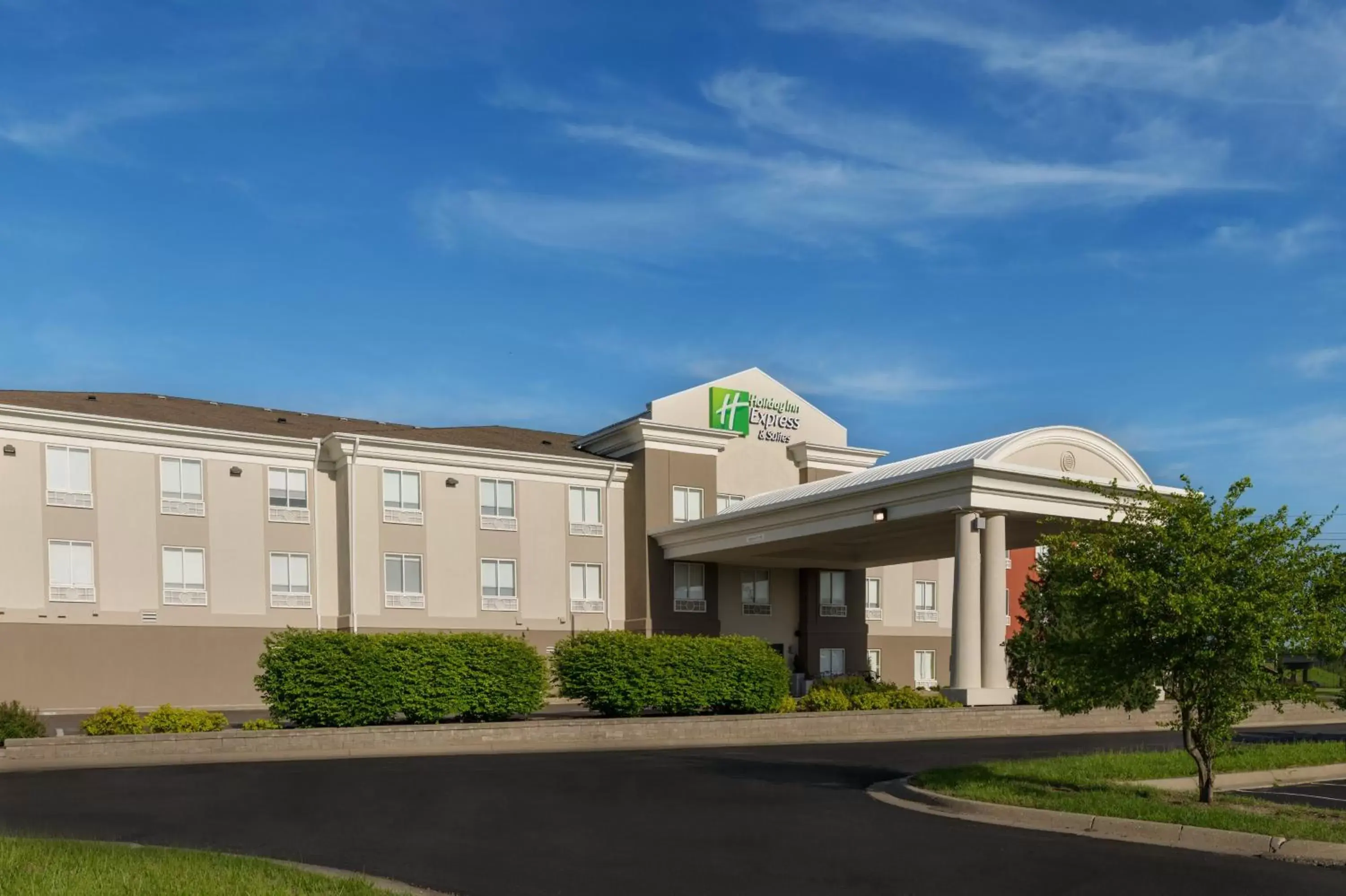 Property Building in Holiday Inn Express Lawrence, an IHG Hotel