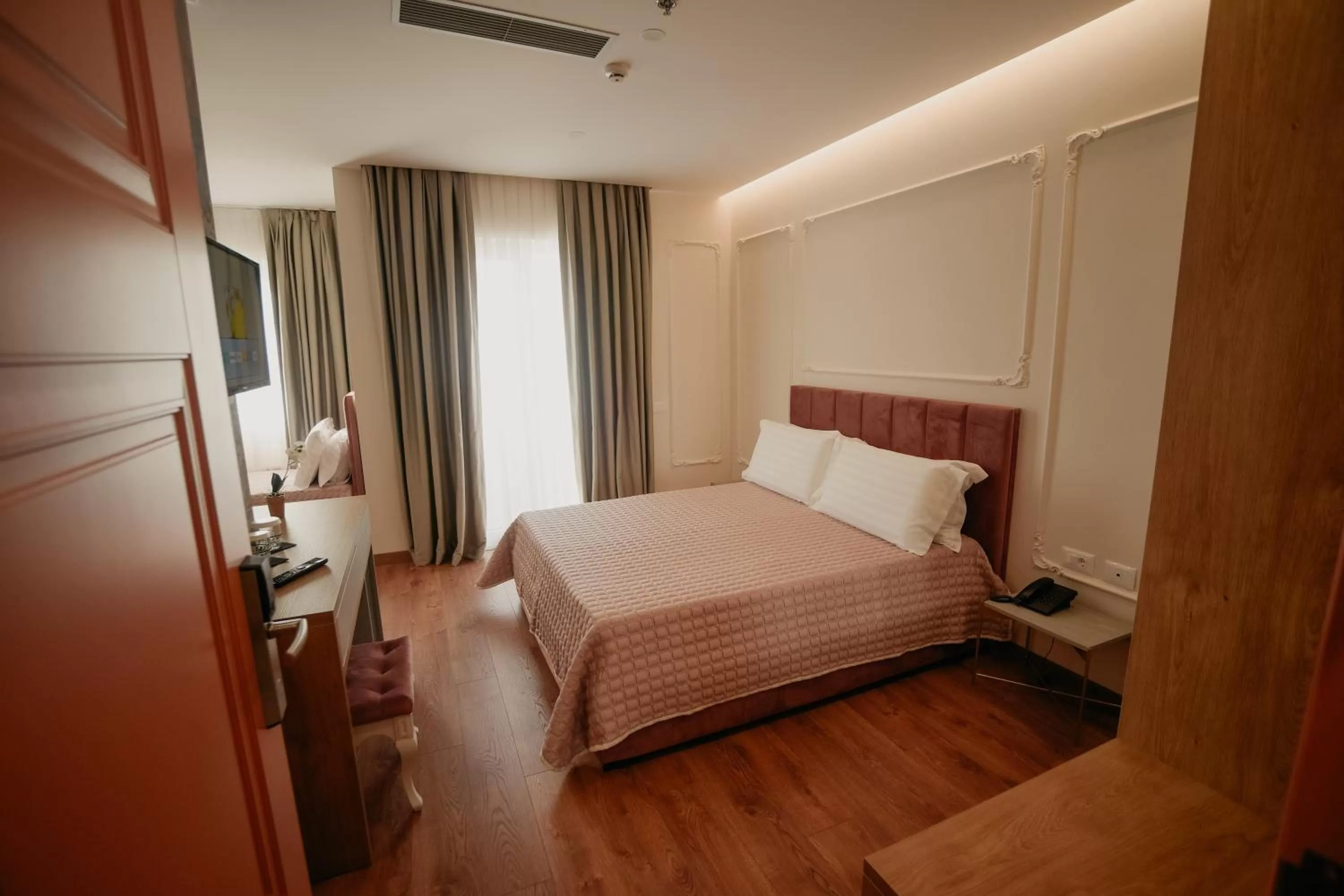 Bed in Martiness Hotel Durres