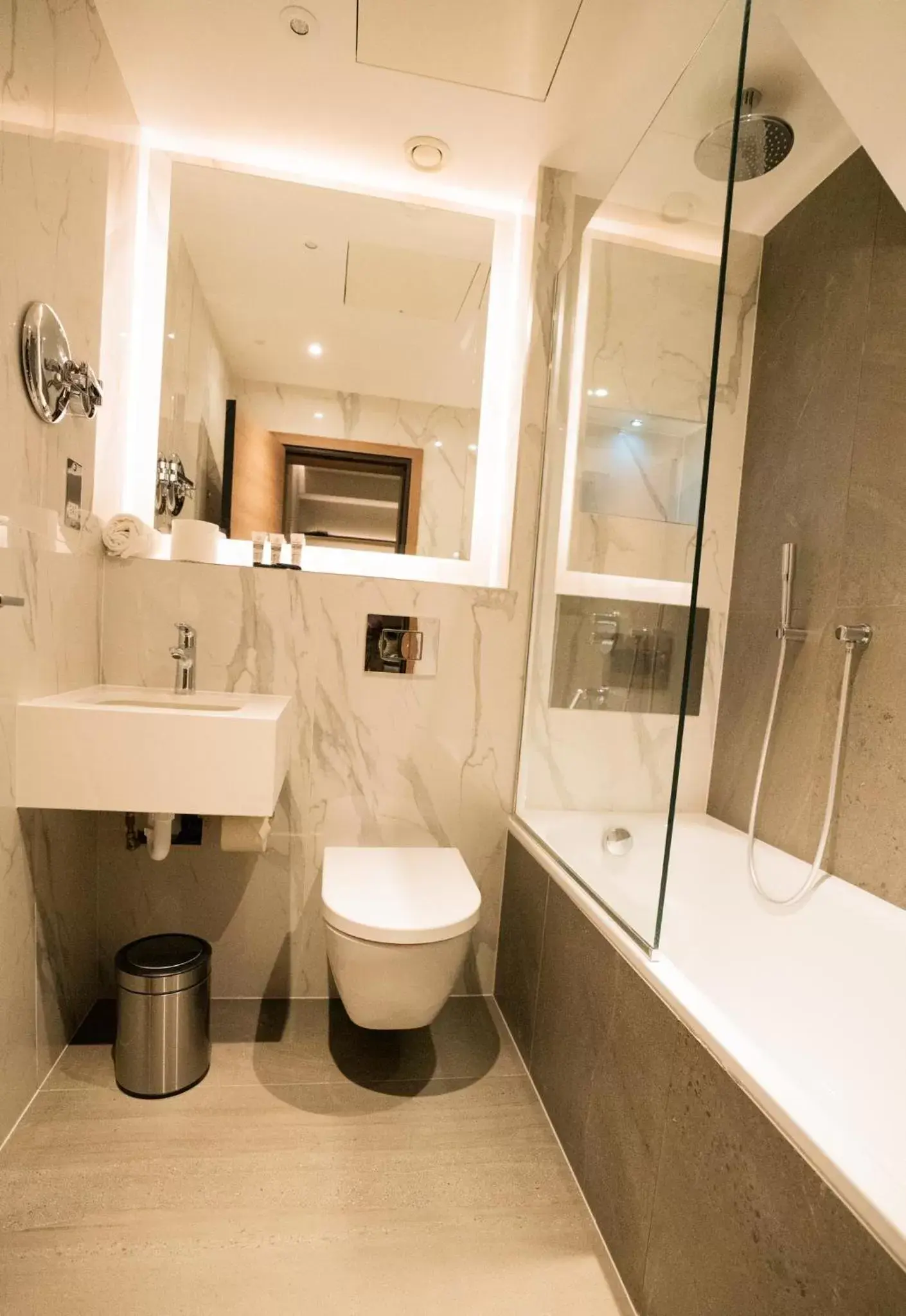 Bathroom in Oxford Hotel