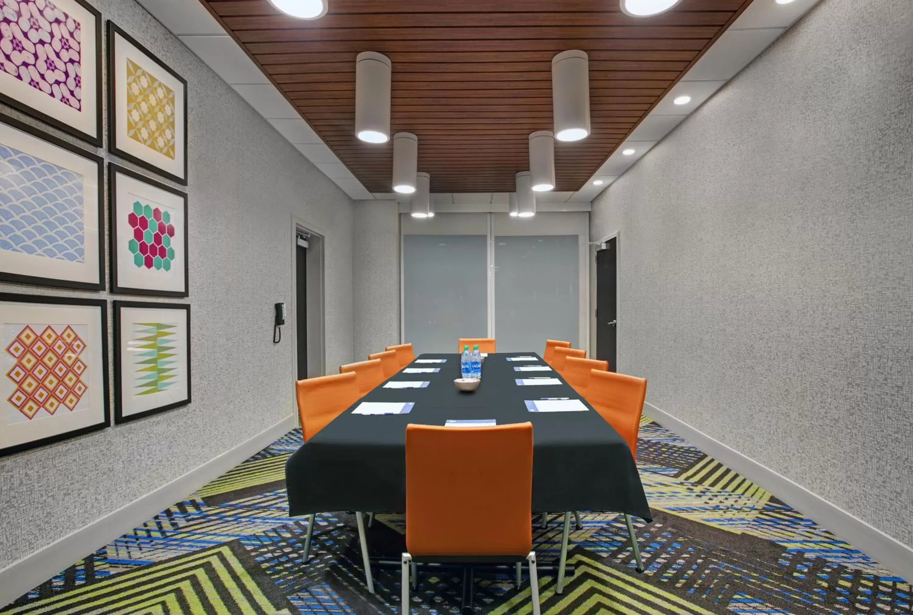 Meeting/conference room in Holiday Inn Express & Suites - Milwaukee - Brookfield, an IHG Hotel