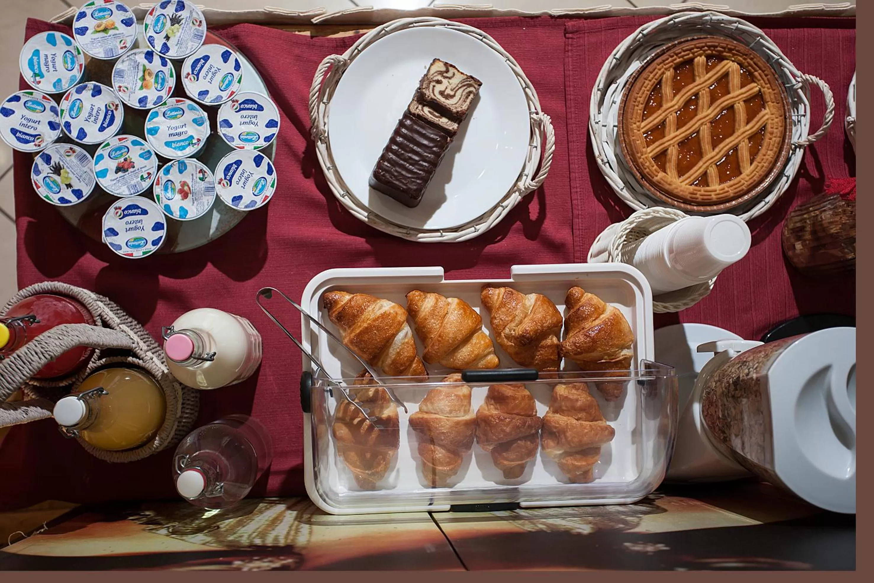 Buffet breakfast in Hotel Cineholiday