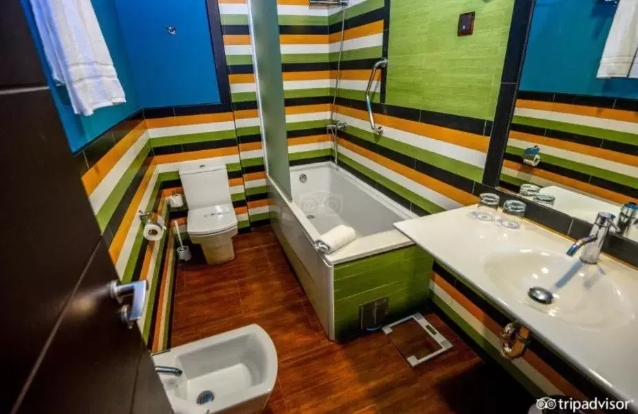 Toilet, Bathroom in Hotel Ritual Torremolinos- Adults Only