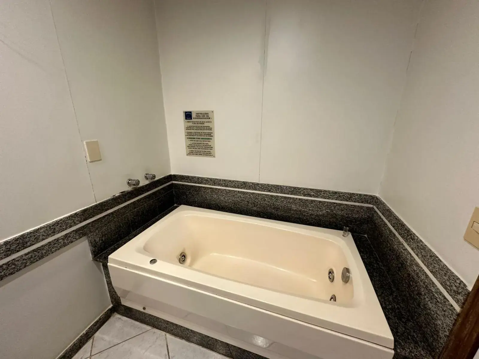 Bath, Bathroom in Riale Imperial Flamengo