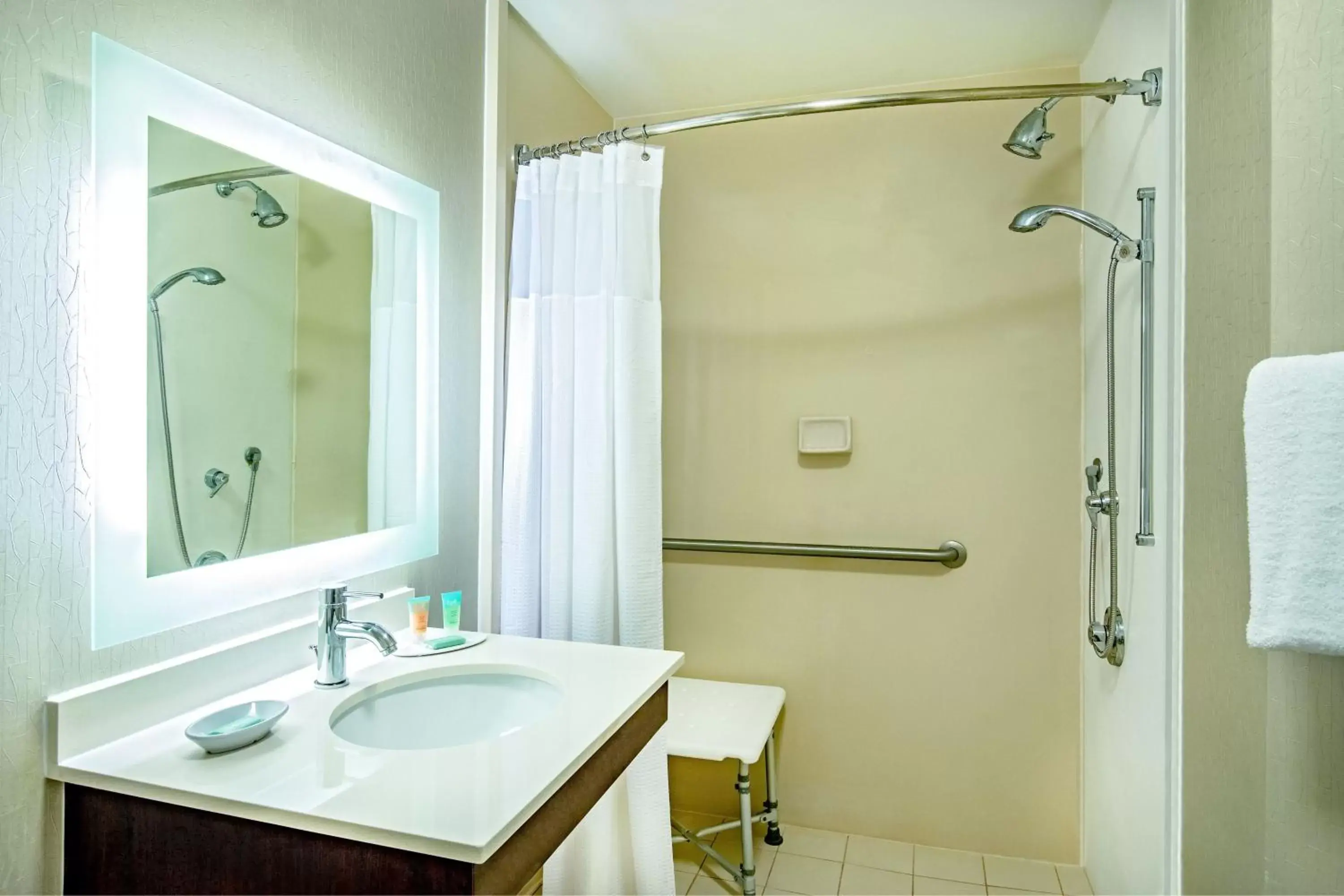 Bathroom in SpringHill Suites by Marriott Norfolk Virginia Beach