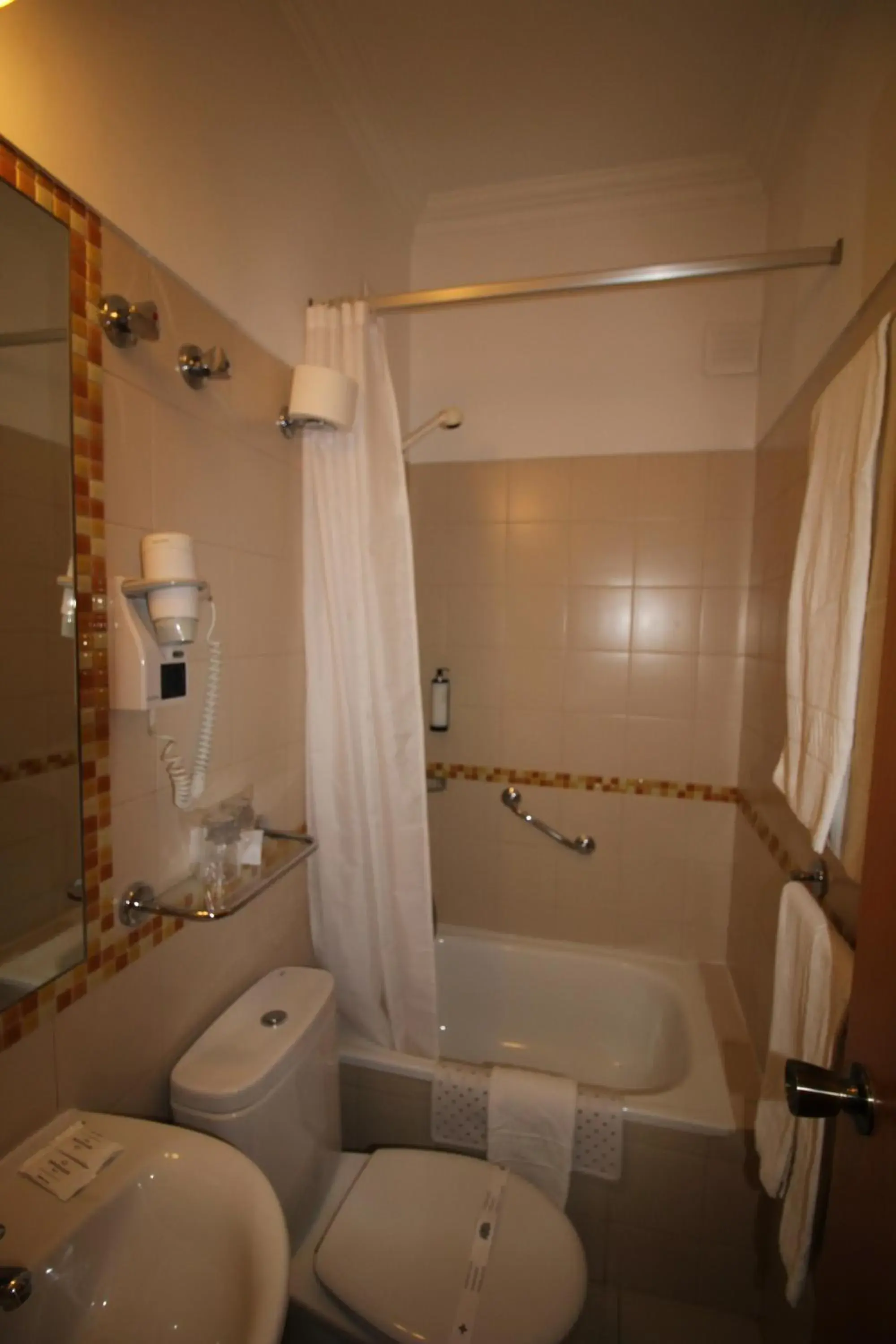 Bathroom in Imperador Hotel